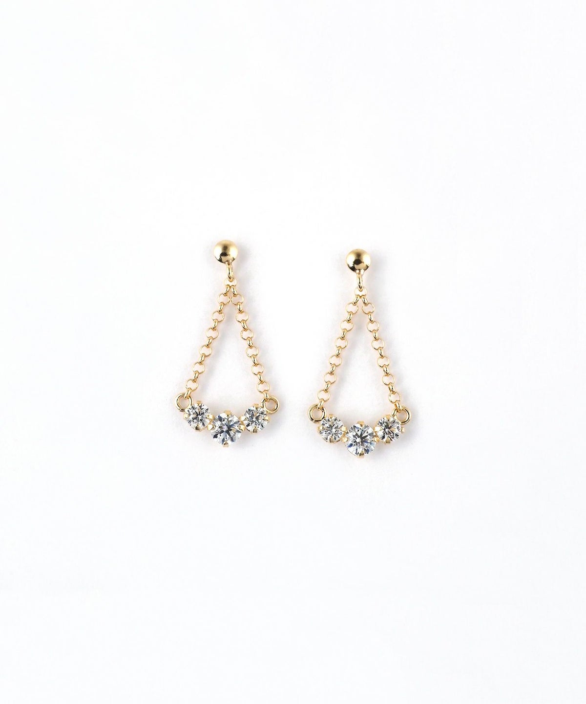 【web限定】[K10]ジルコニアトライアングルチェーンピアス