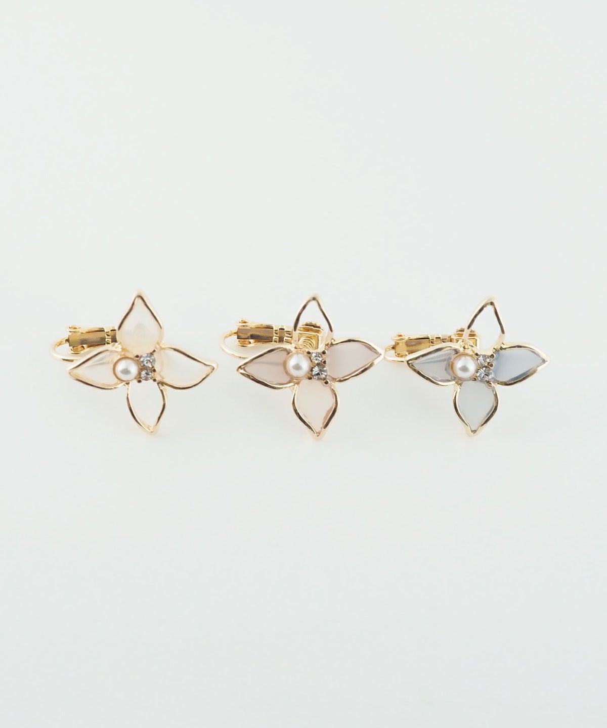 クリアフラワーIMFスプリングイヤリング