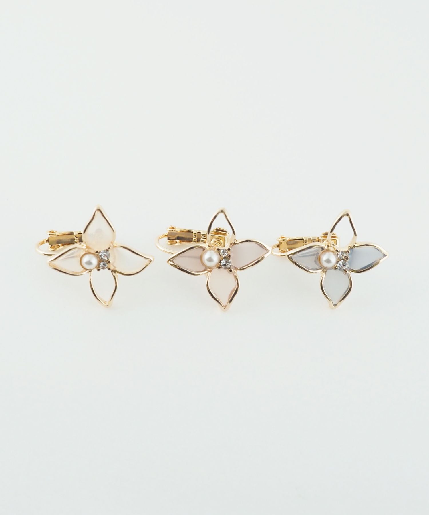 クリアフラワーIMFスプリングイヤリング