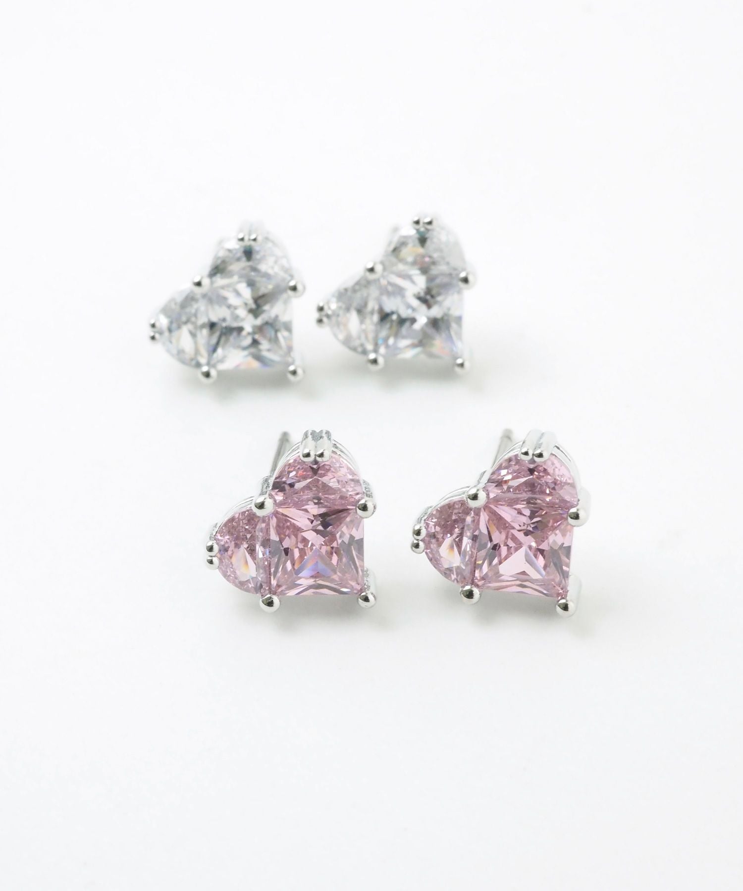 No.1319-D　ホログラム☆ブラック☆鉱石型ピアス・イヤリング(ピンク) ジルコニアハートシャイニーチタンポストピアス【Dahlia】 | 【公式