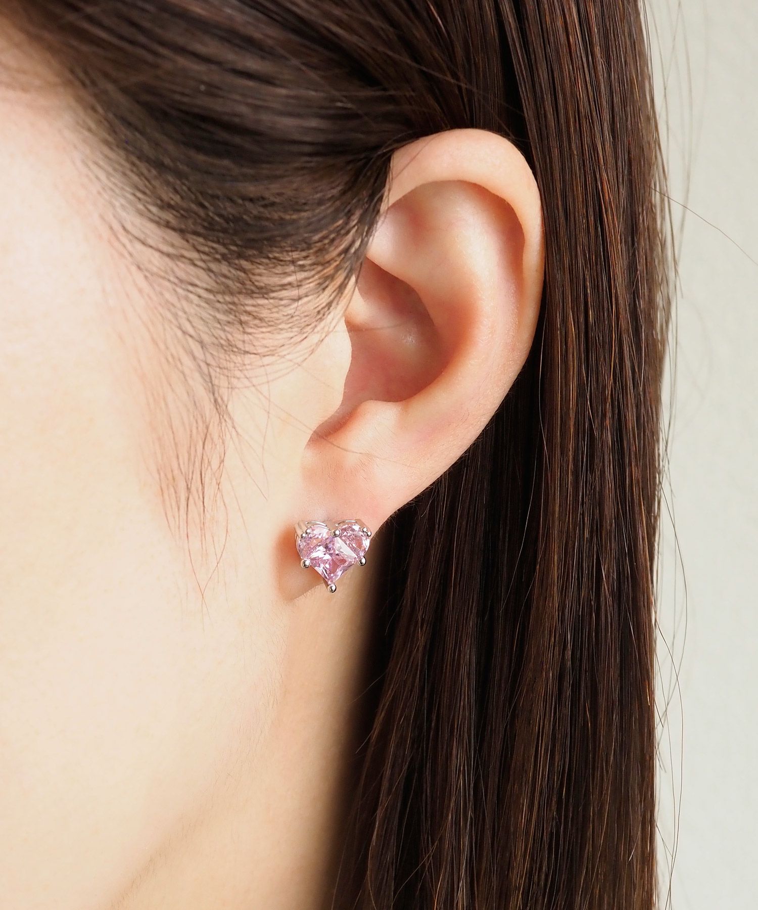 キュービックハートシャイニーチタンポストピアス【Dahlia】