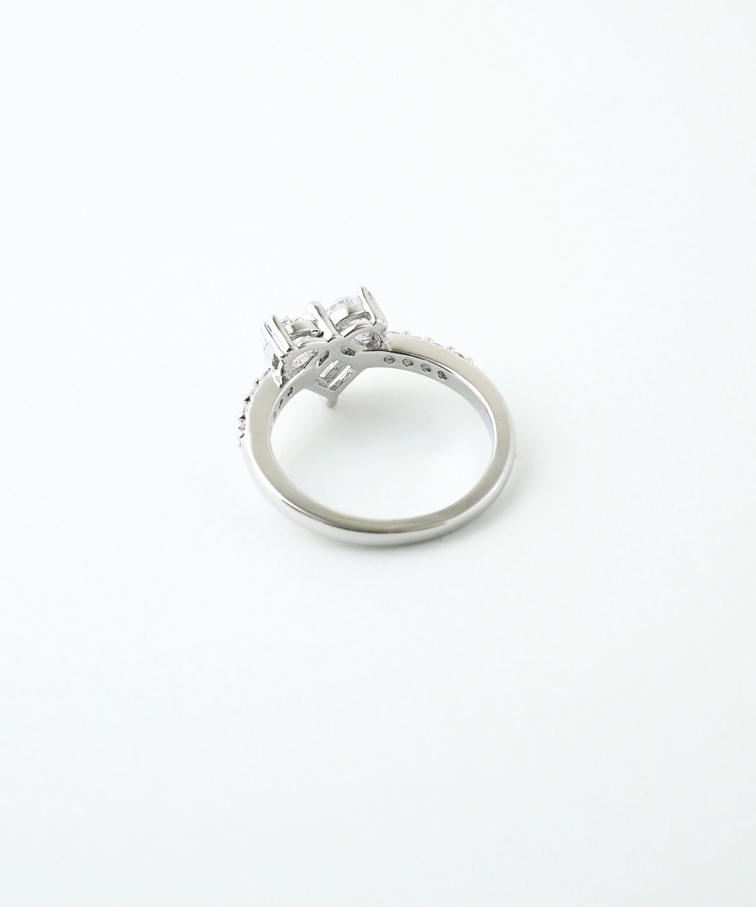 キュービックハートシャイニーリング【Dahlia】