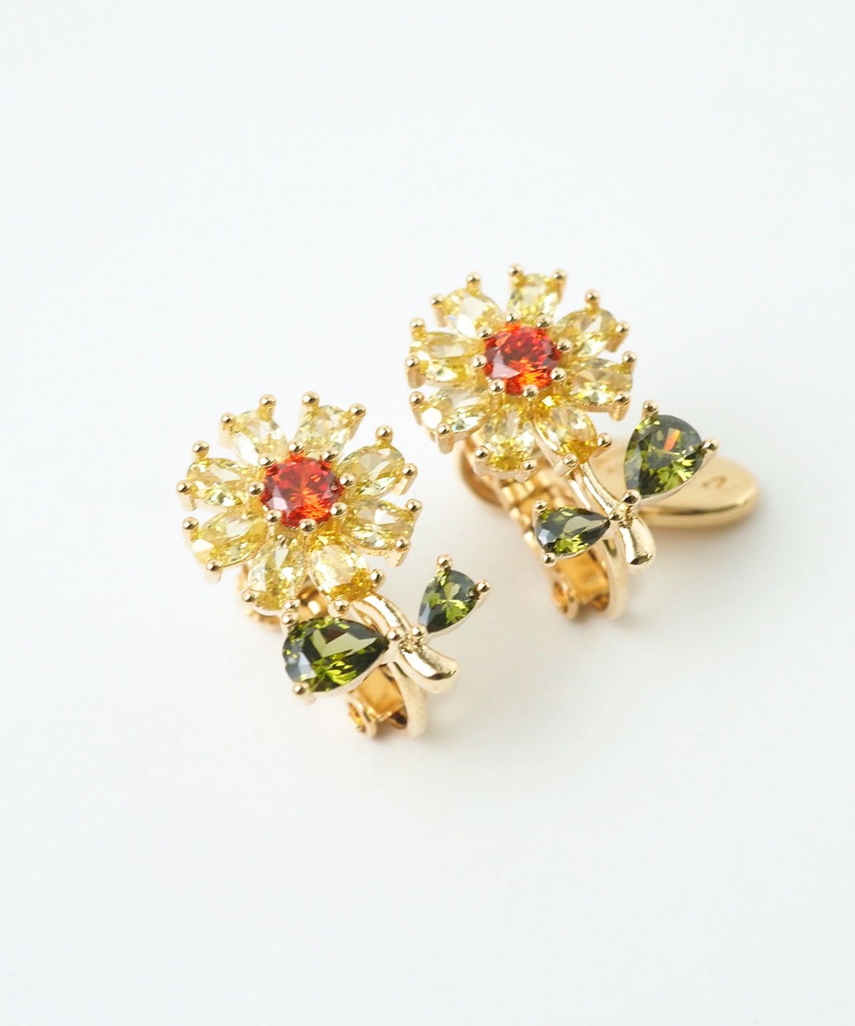 フィールドフラワーキュービックイヤリング【Dahlia】