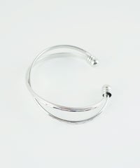 クロスラインメタルバングル