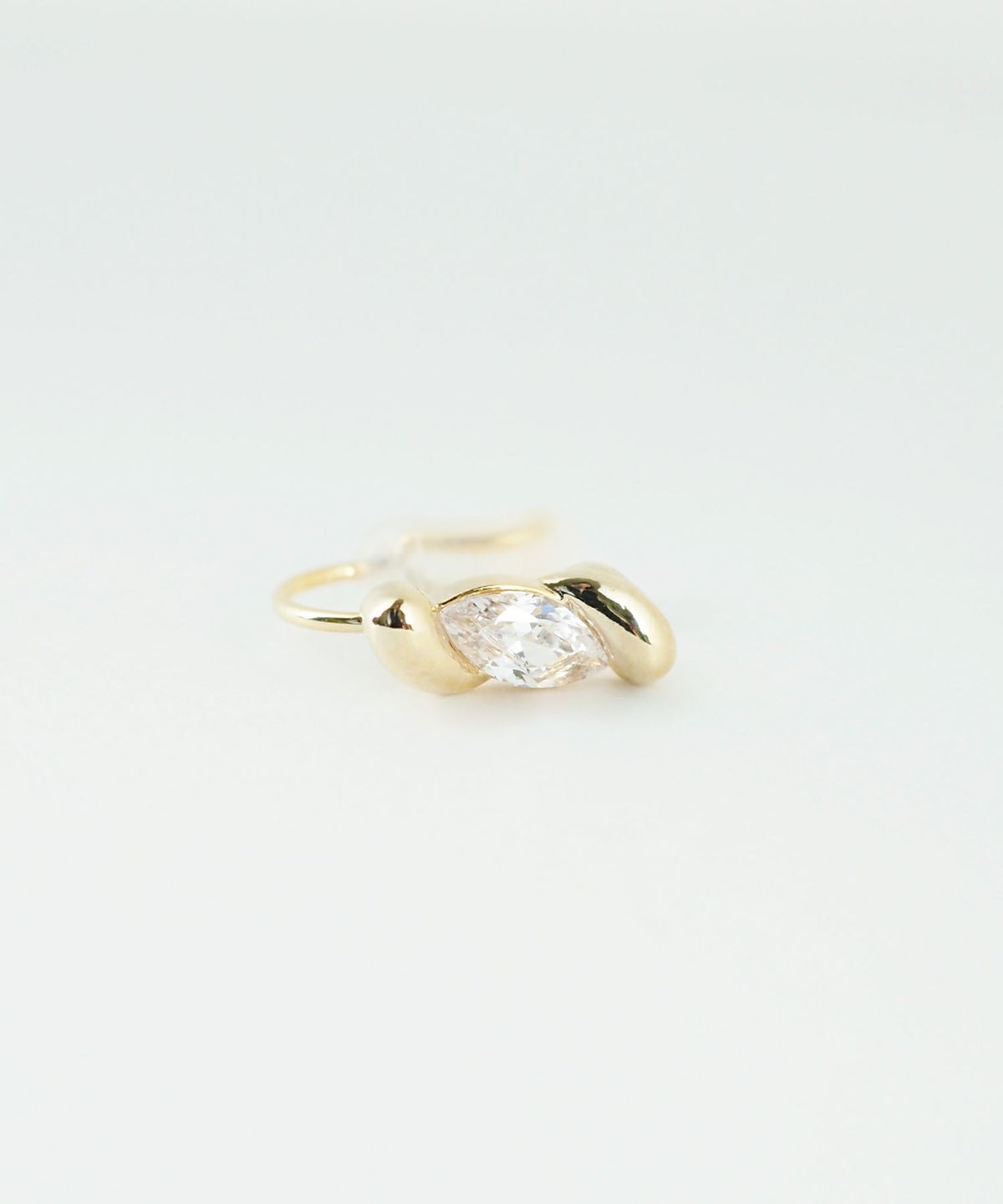 【web限定】ルミツイストジルコニアノンホールイヤリング【Lumirise】