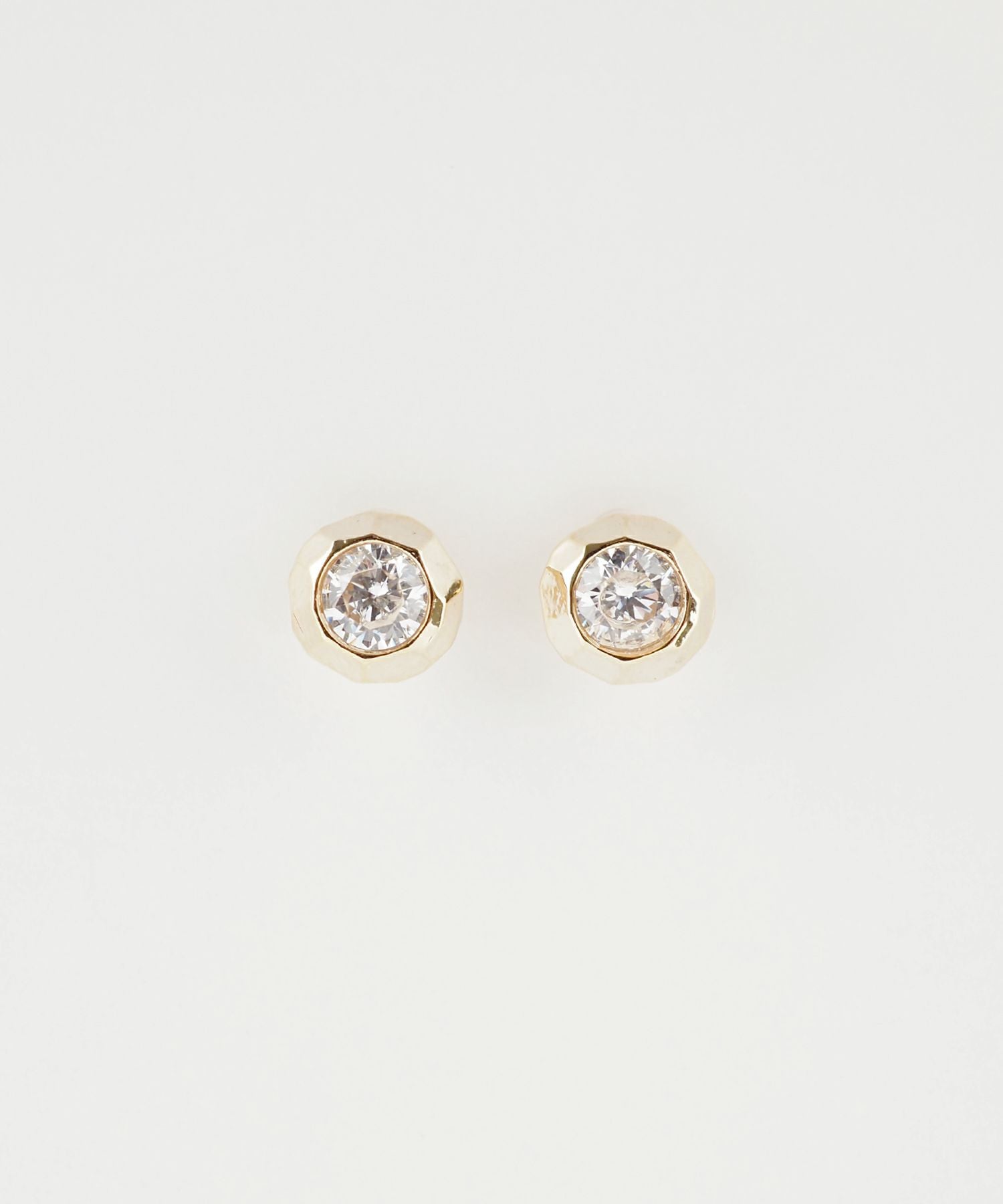 【web限定】ルミフレームジルコニアピュアチタンポストピアス【Lumirise】