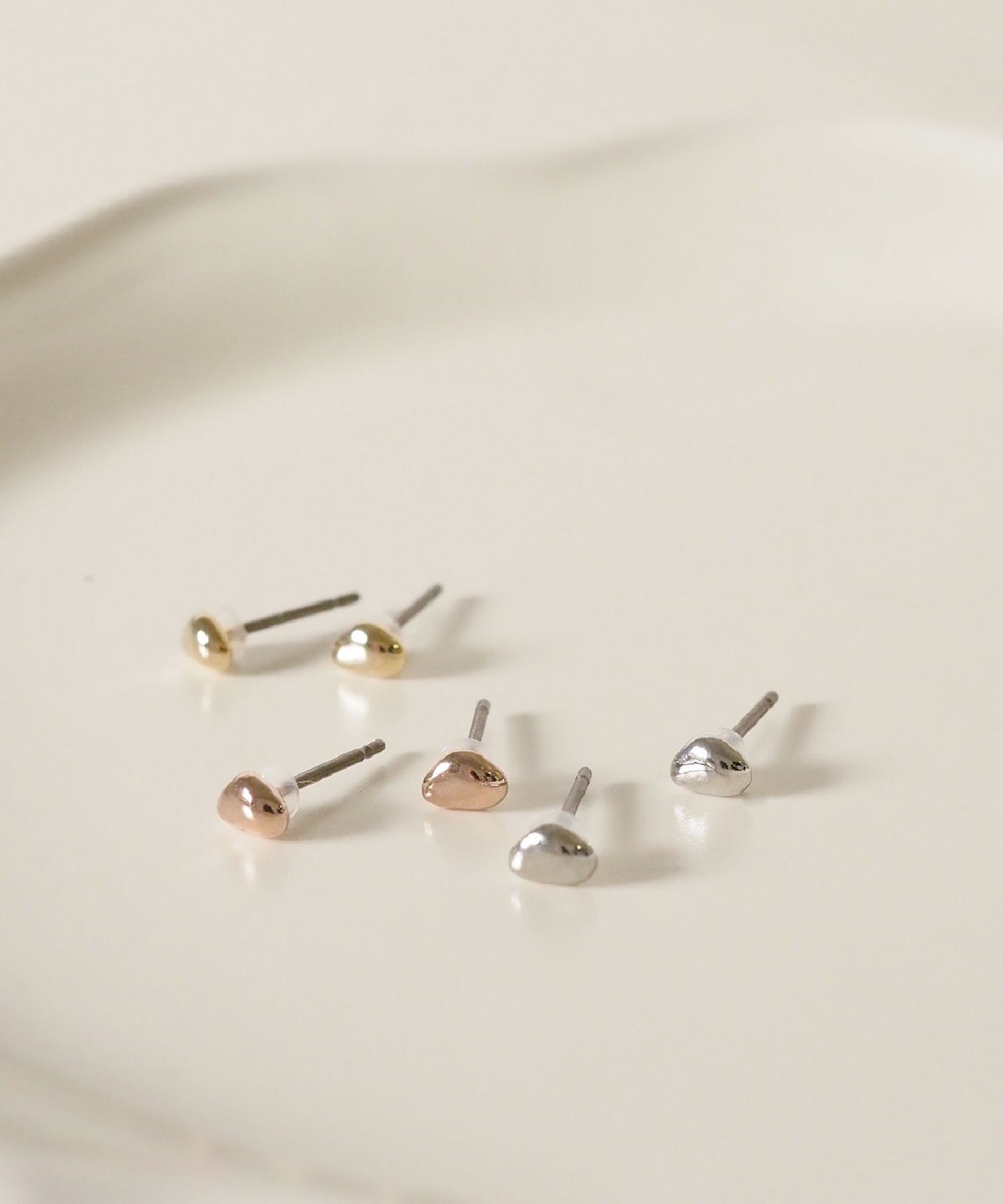 【web限定】ルミグロスグレインピュアチタンポストピアス【Lumirise】