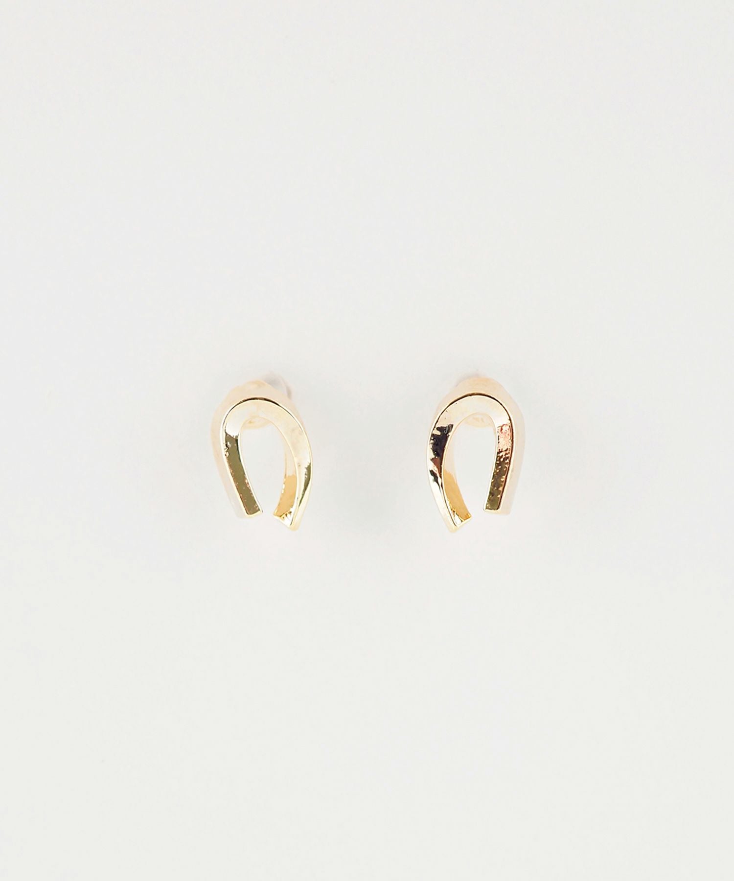 【web限定】ルミホースシューピュアチタンポストピアス【Lumirise】