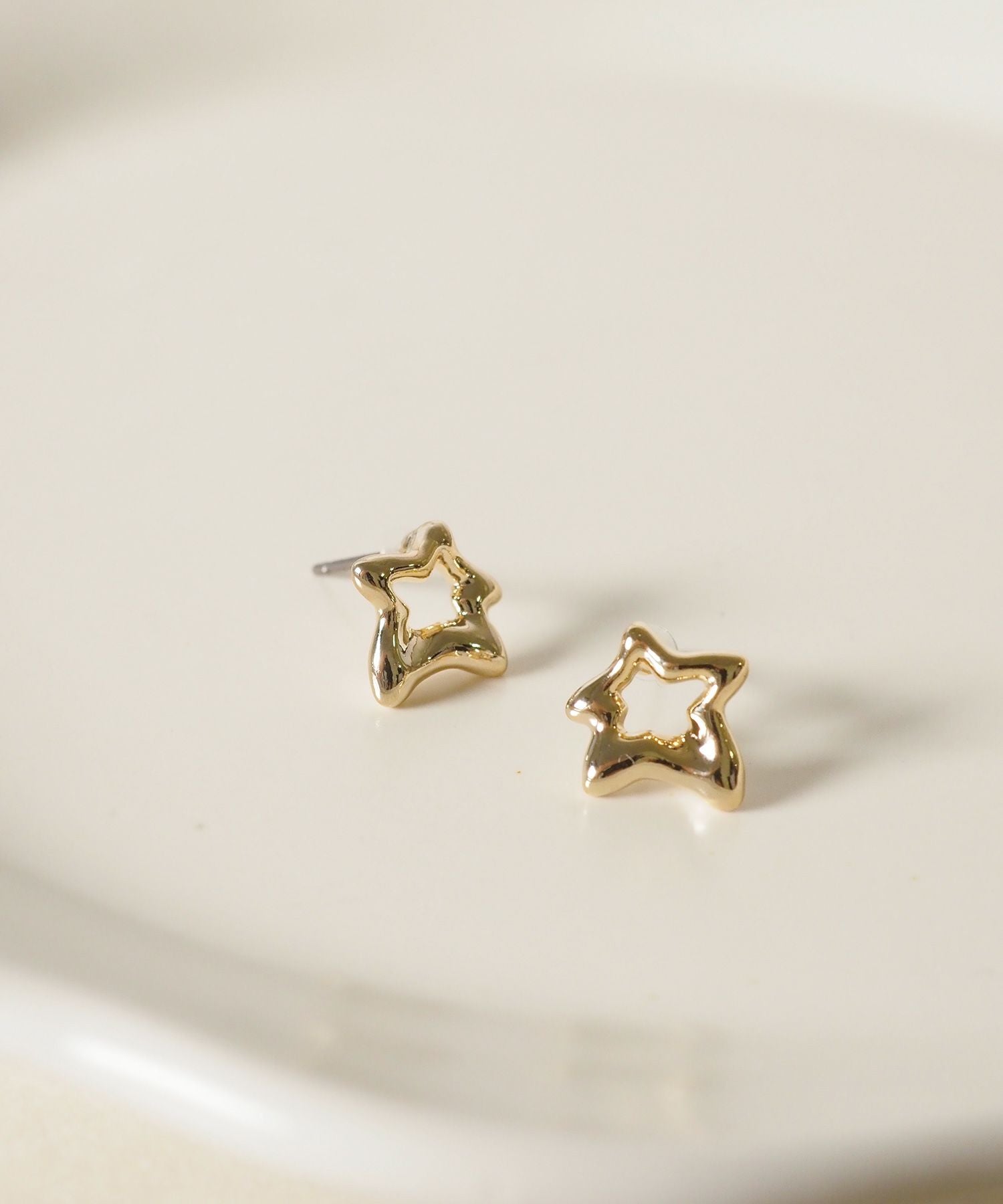 【web限定】ルミオープンスターピュアチタンポストピアス【Lumirise】