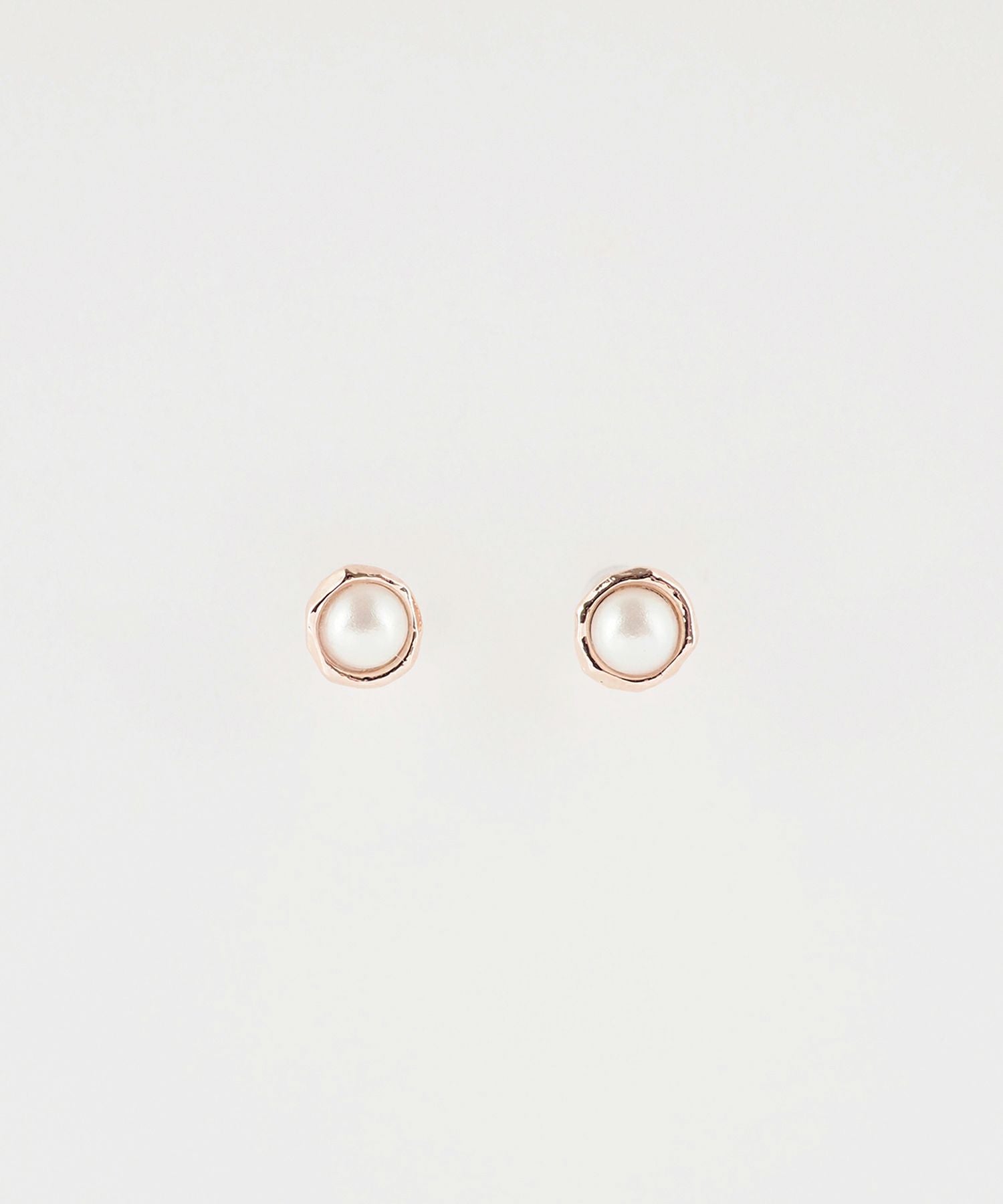 【web限定】ルミポイントパールピュアチタンポストピアス【Lumirise】