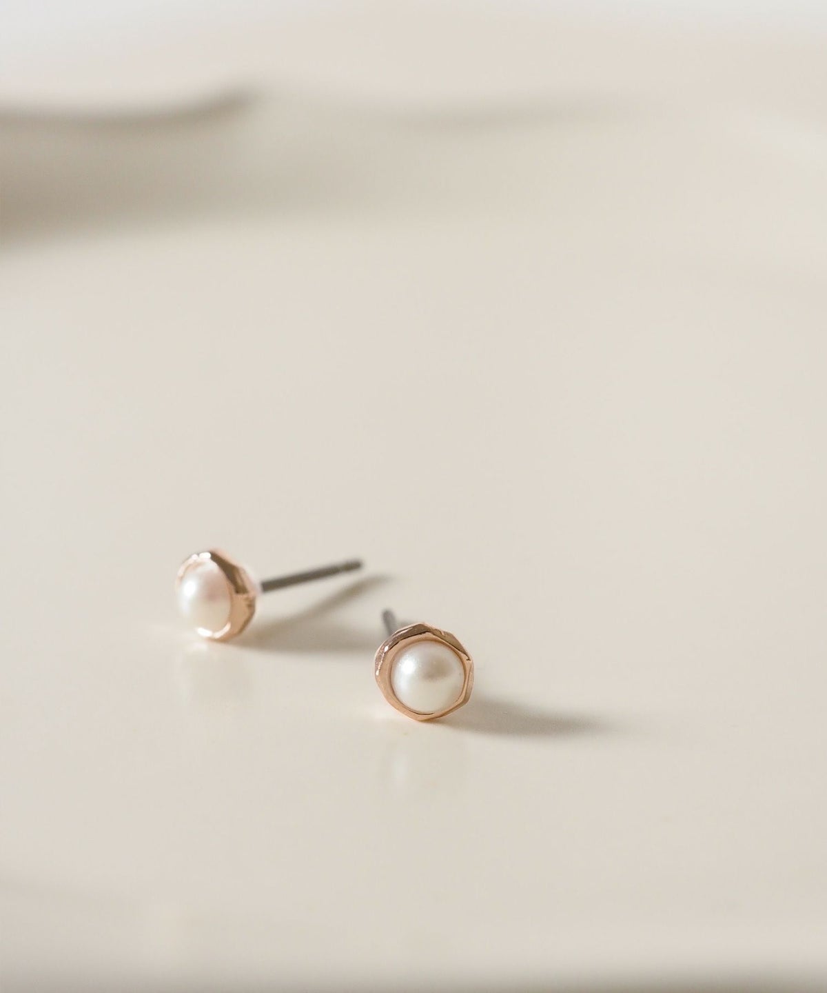 【web限定】ルミポイントパールピュアチタンポストピアス【Lumirise】