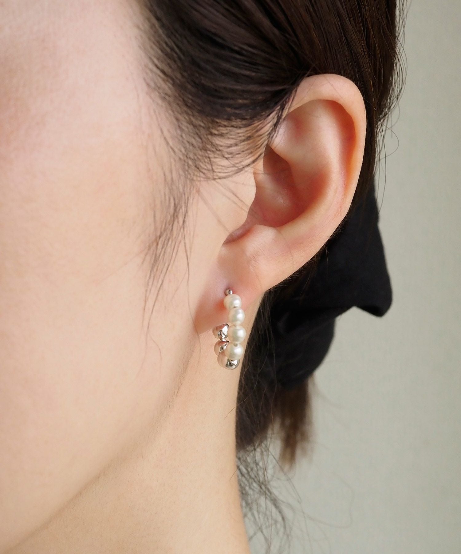 グラスパールフープピュアチタンポストピアス【ISS】