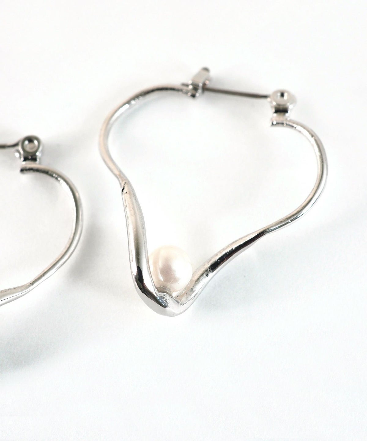 ハートパールピュアチタンポストピアス 【ISS】