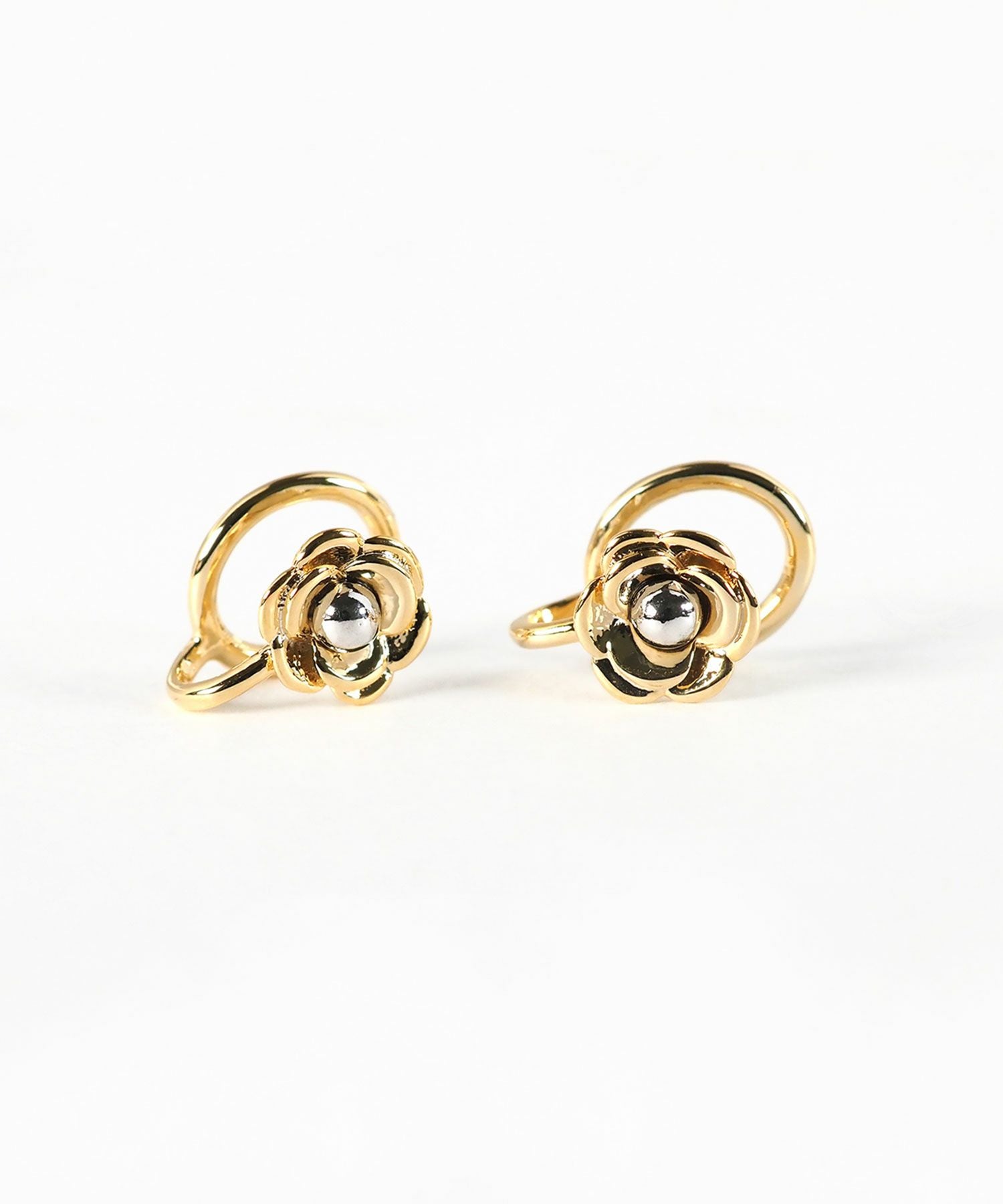 バイカラーフラワーラウンドメタルイヤリング2