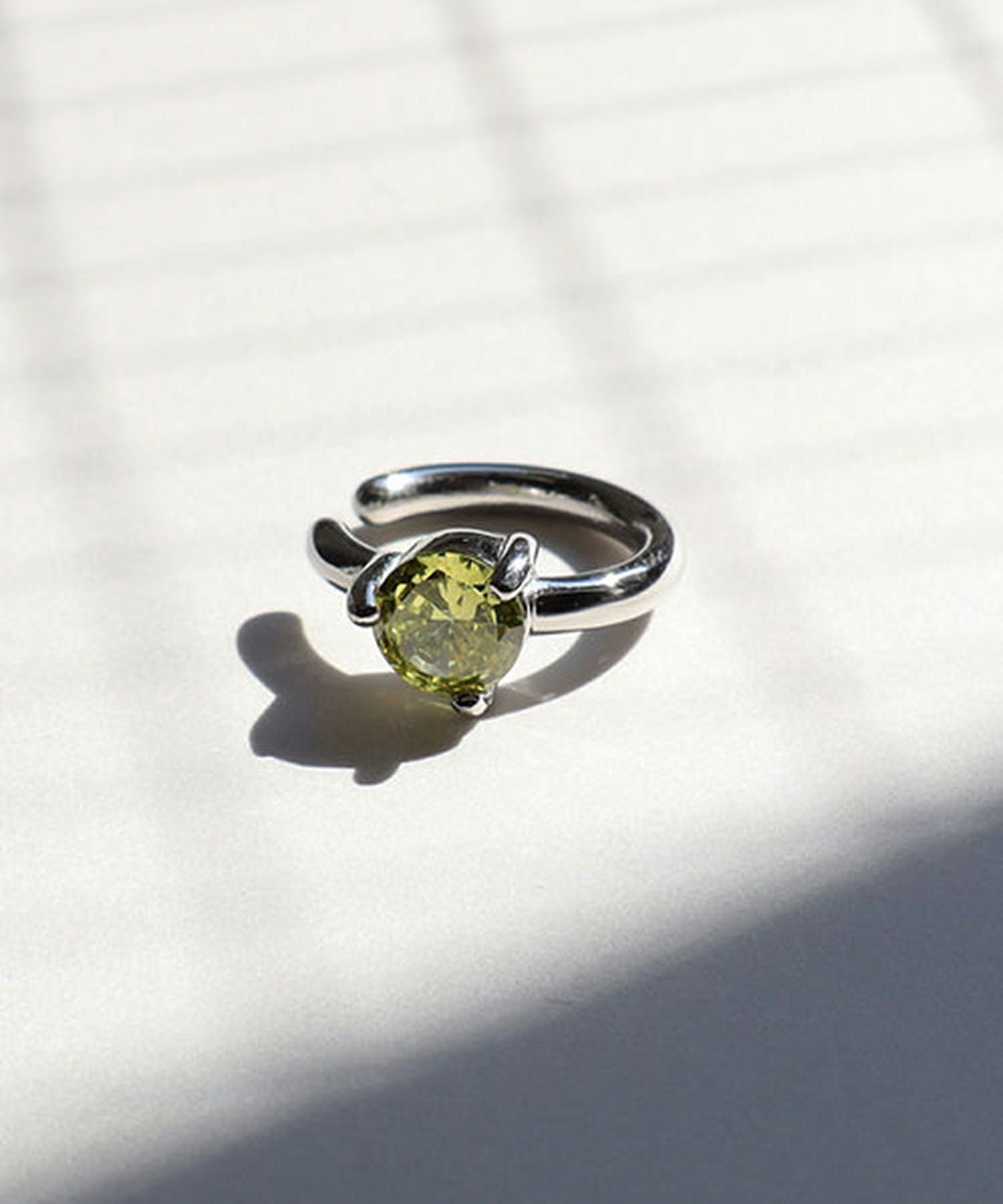 ラウンドキュービックサージカルステンレスイヤーカフ