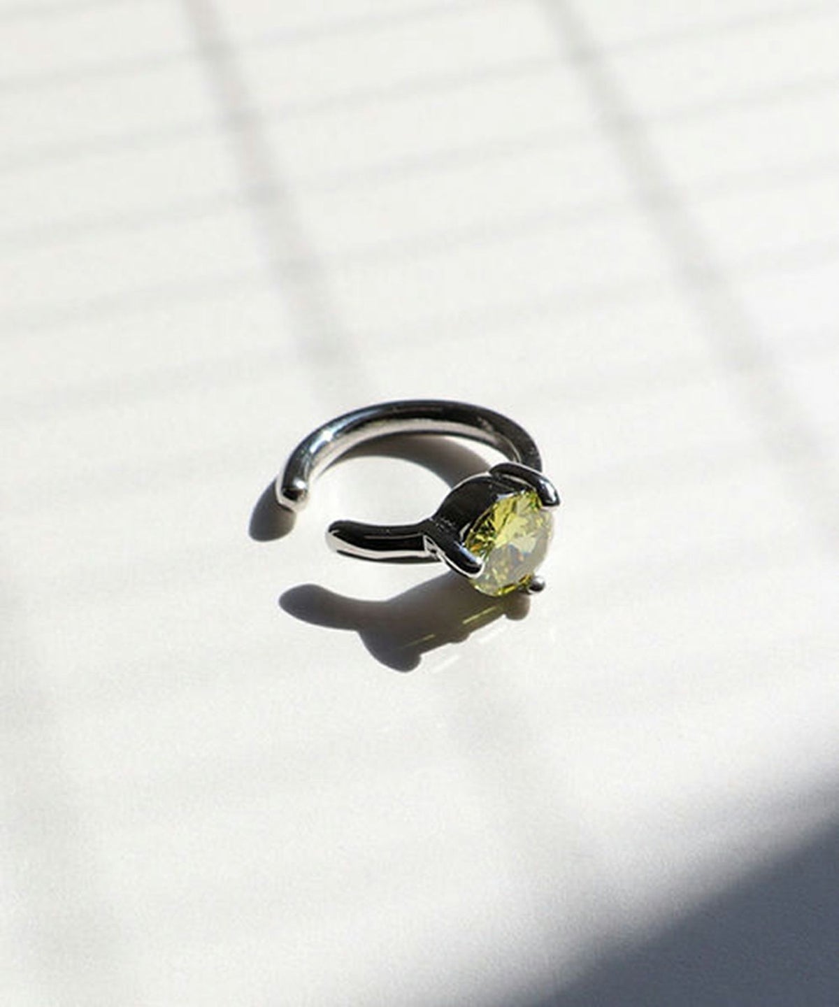 ラウンドキュービックサージカルステンレスイヤーカフ