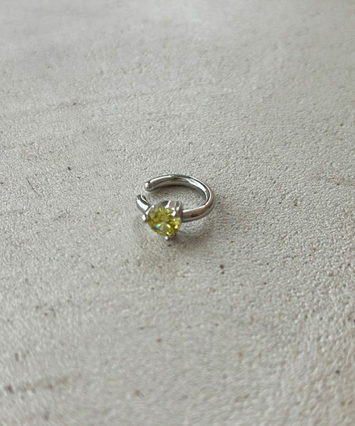 ラウンドキュービックサージカルステンレスイヤーカフ