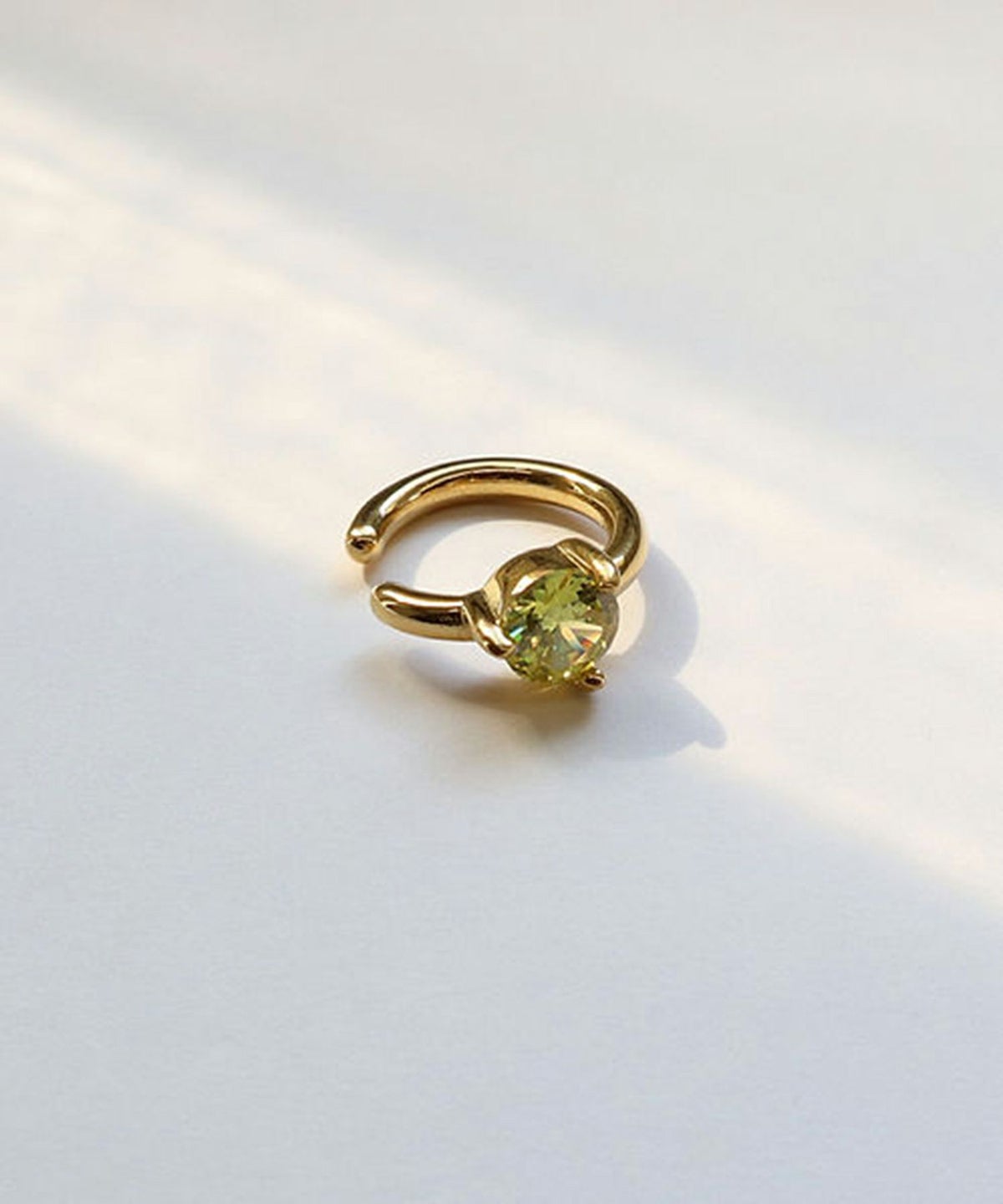 ラウンドキュービックサージカルステンレスイヤーカフ