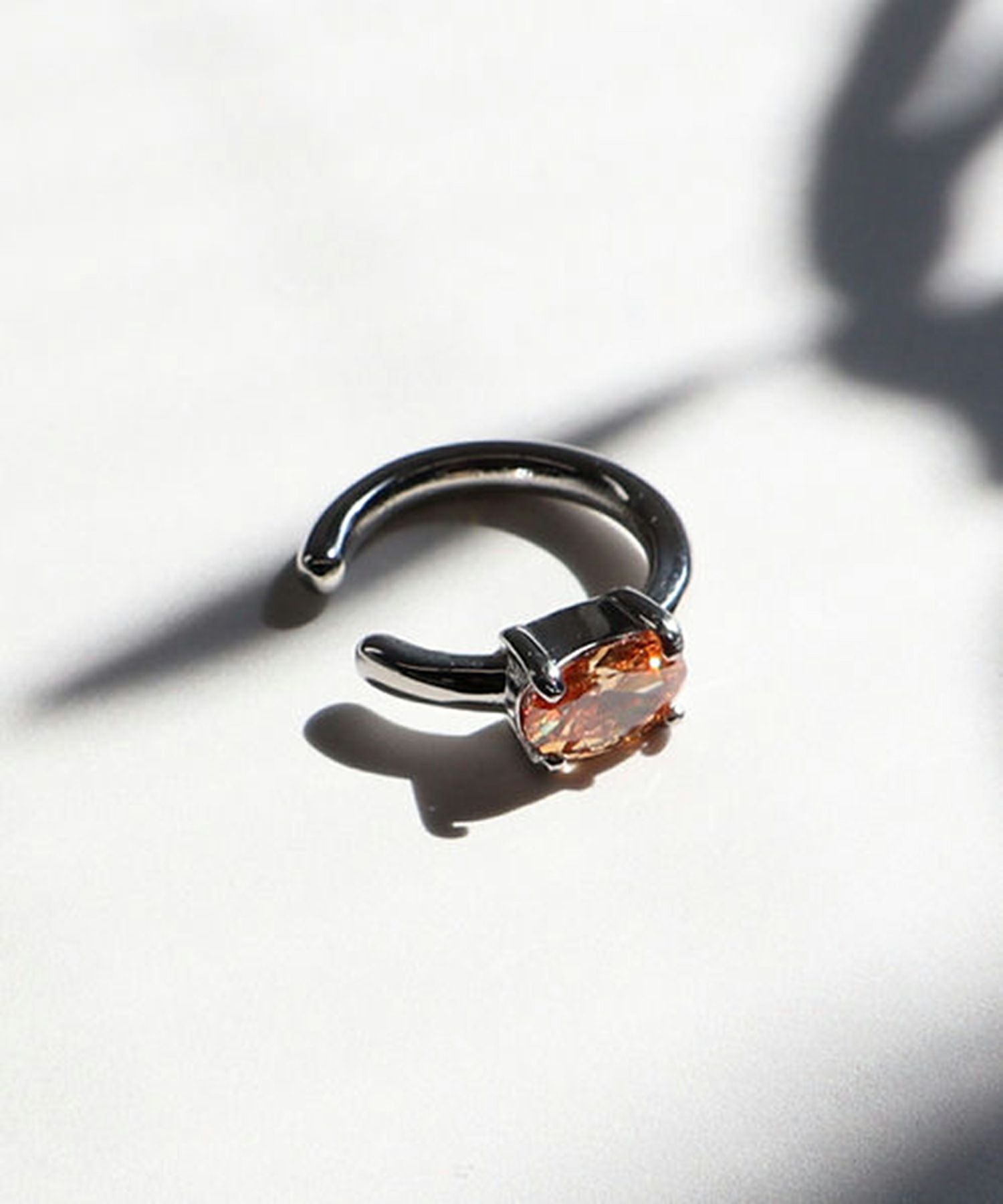 オーバルキュービックサージカルステンレスイヤーカフ