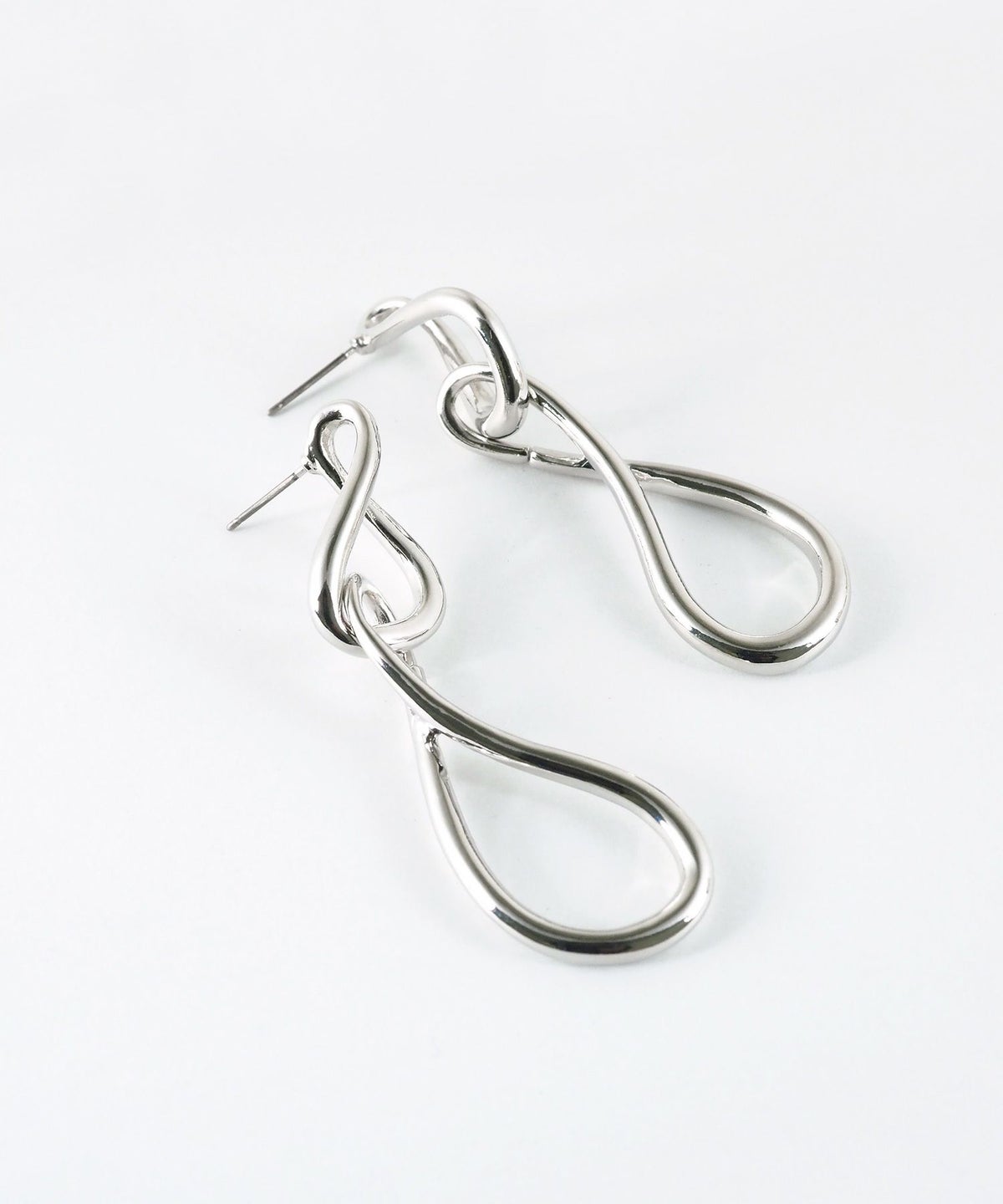 ドロップメタルボリュームピアス【MUK lucenzio】