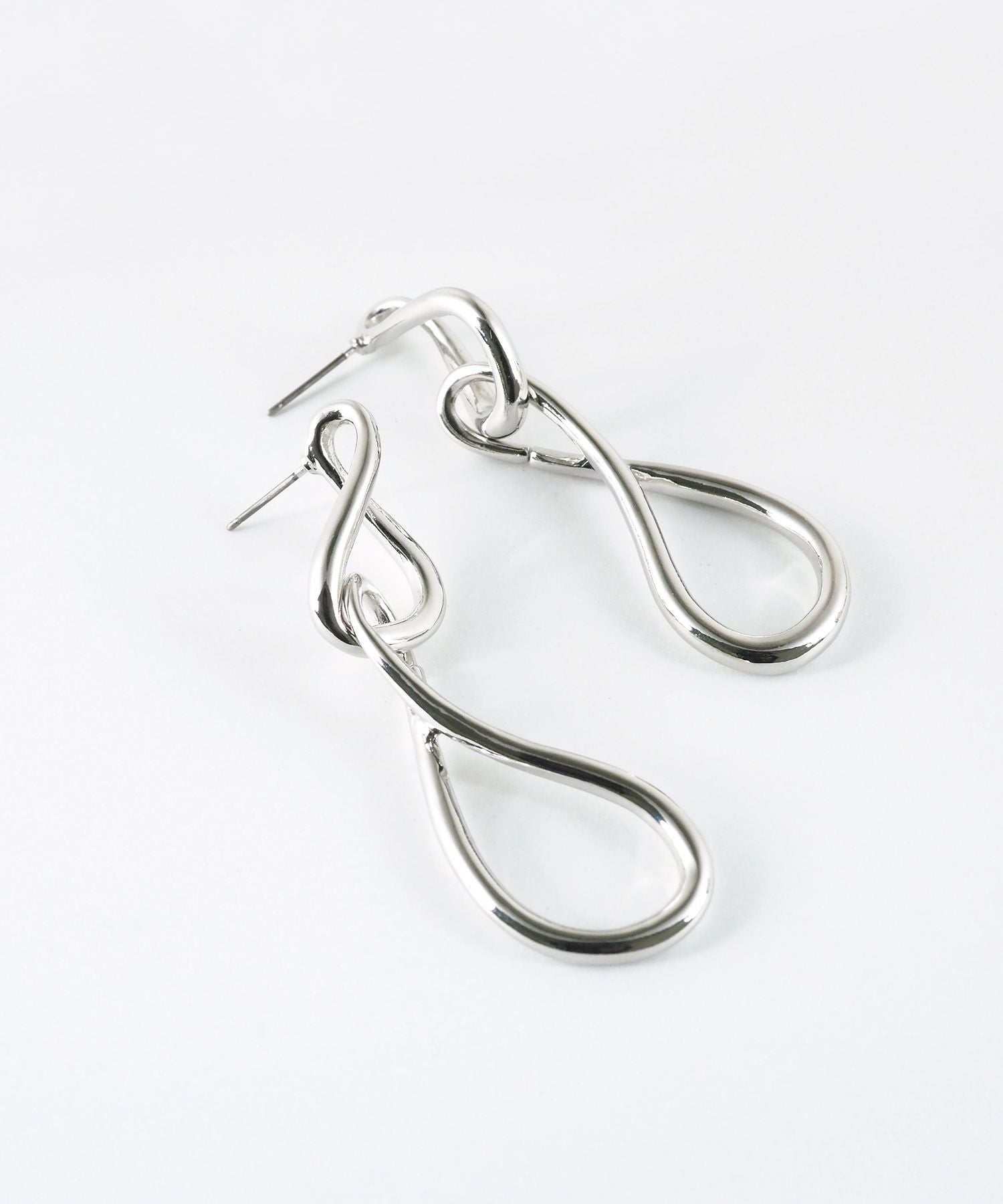 ドロップメタルボリュームピアス【MUK lucenzio】