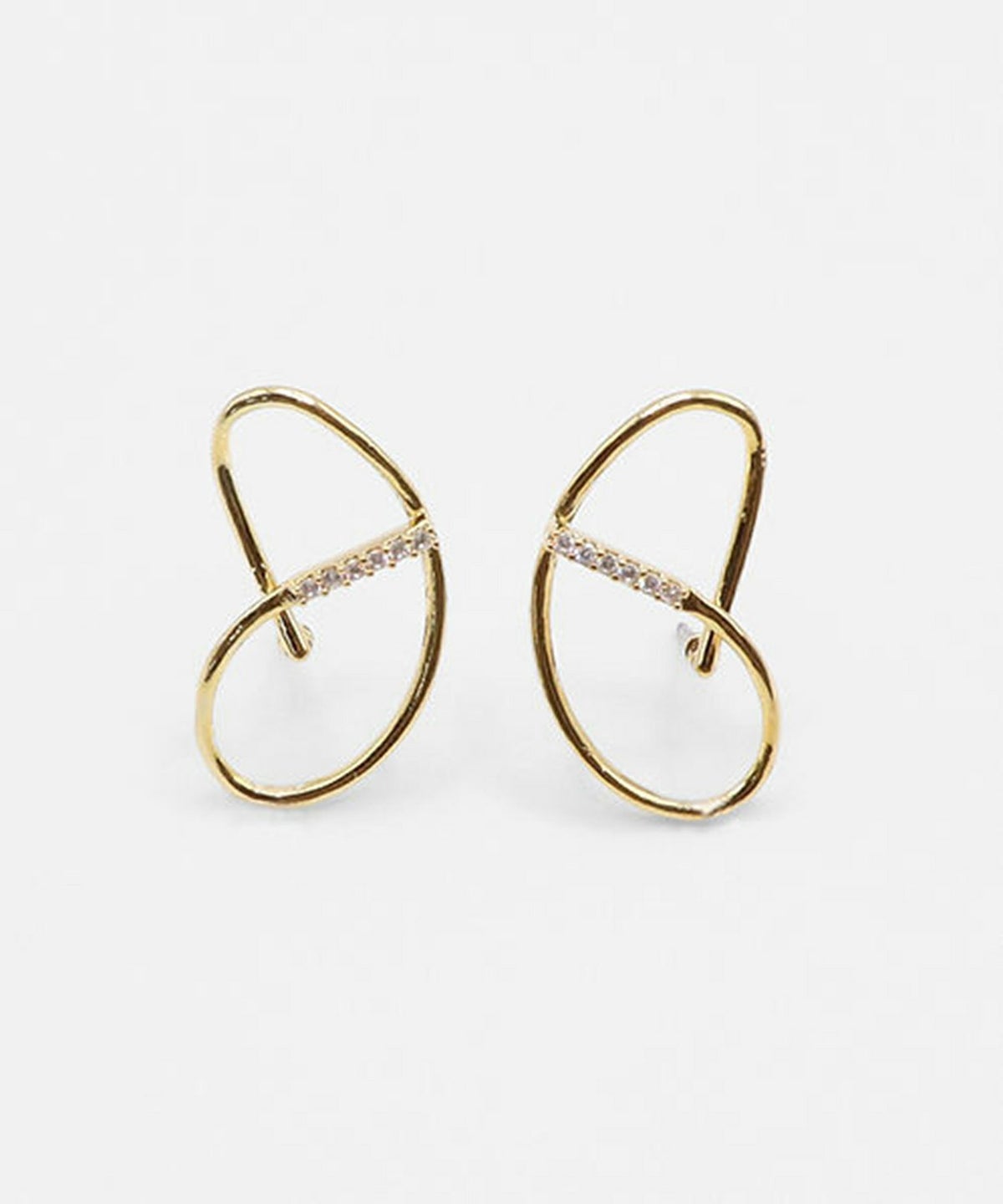 リニアカールキュービックチタンポストピアス