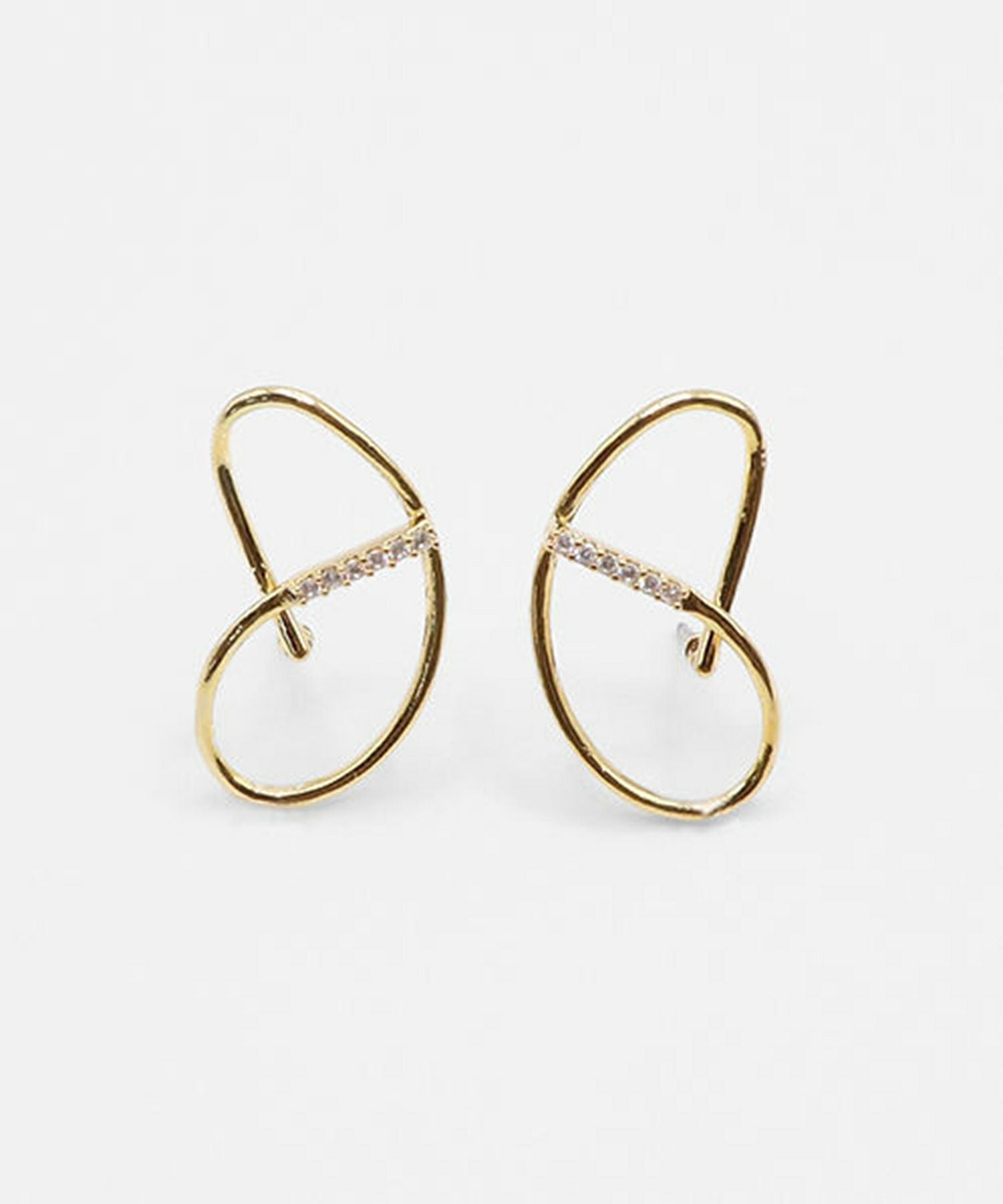 リニアカールキュービックチタンポストピアス