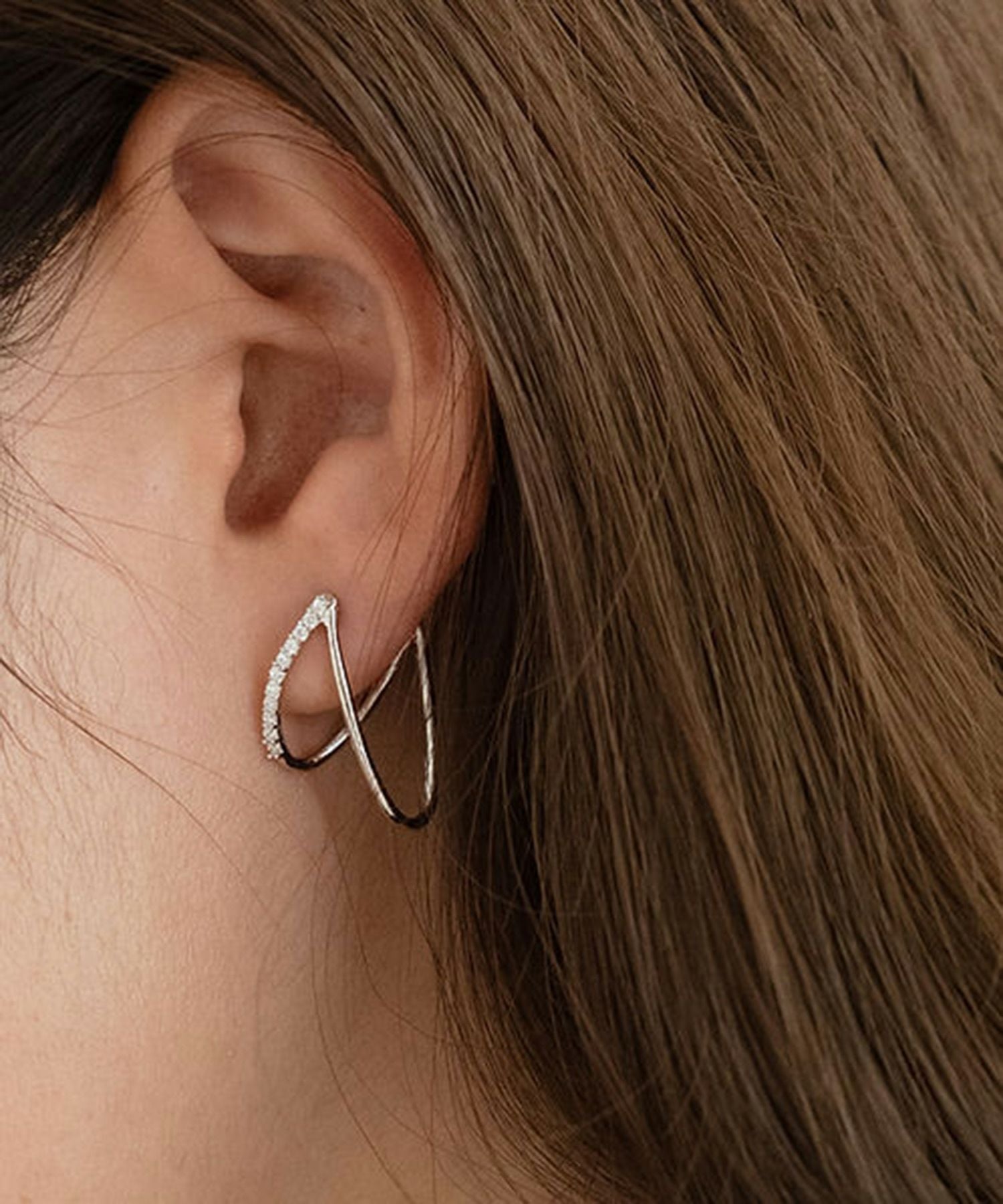 リニアクロスキュービックチタンポストピアス