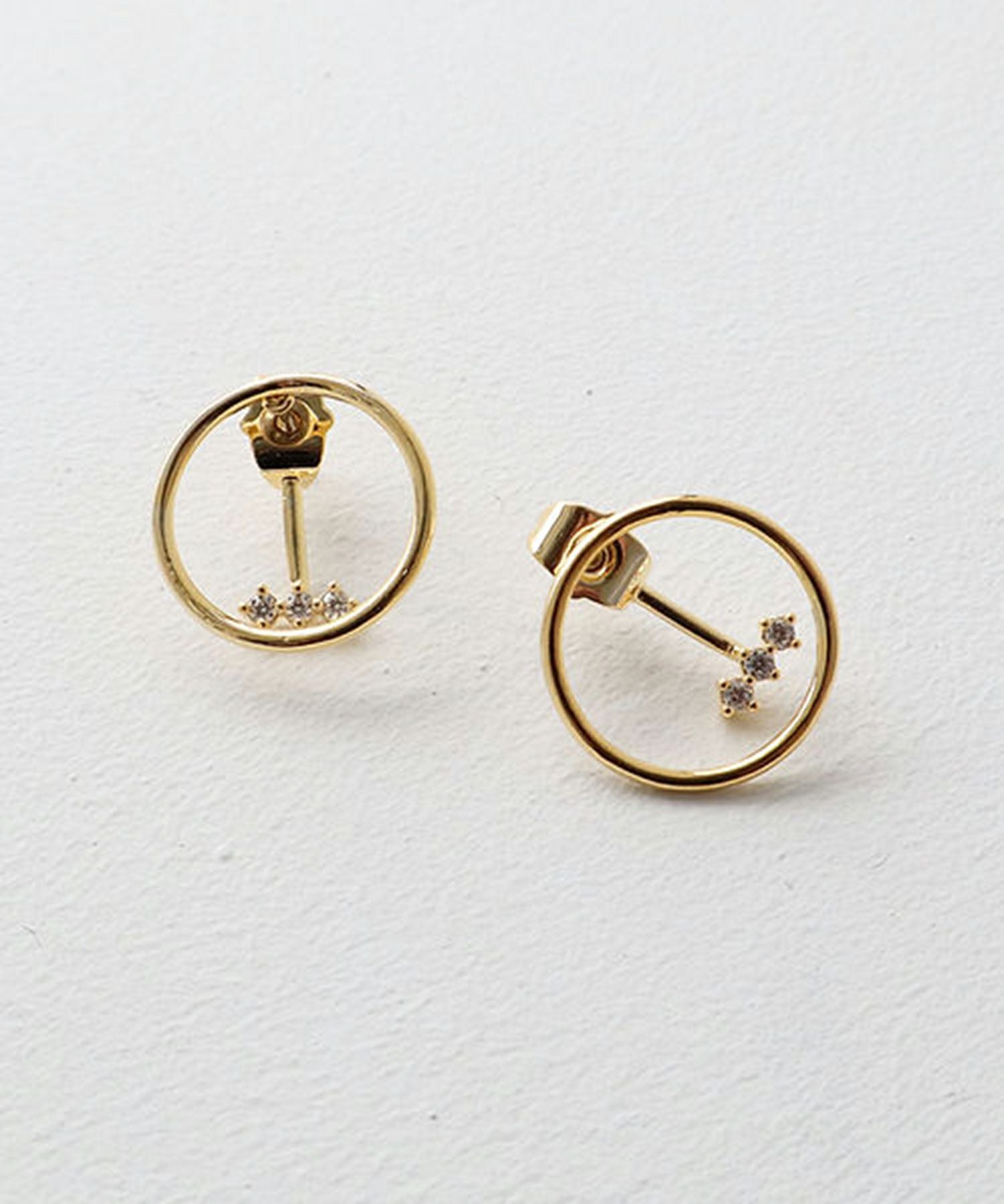 バックキャッチラウンドチタンポストピアス