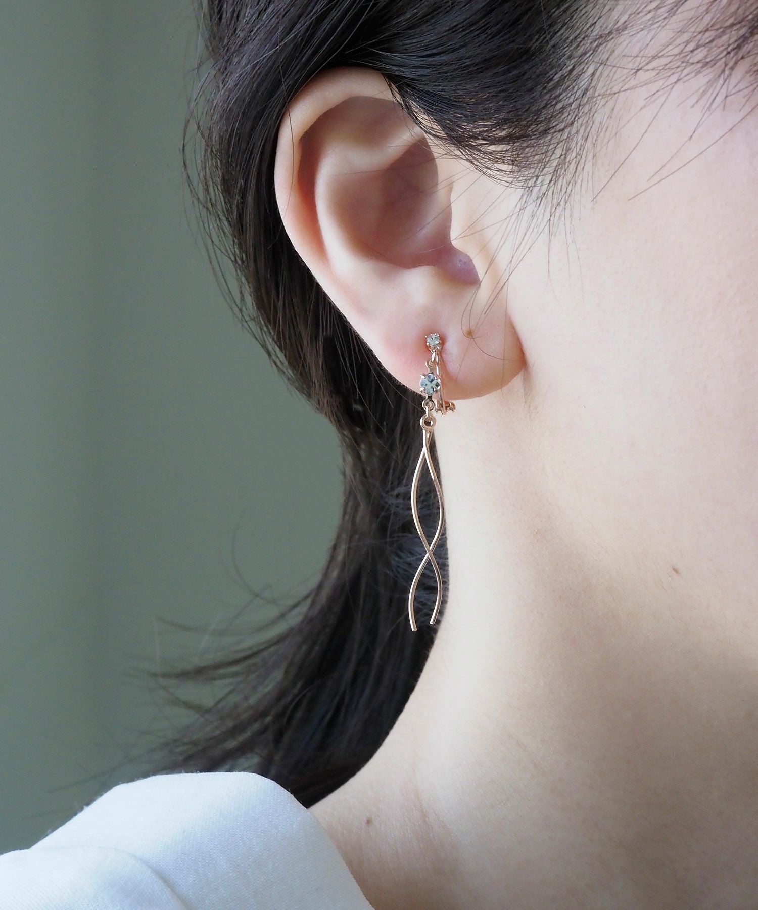 ダブルツイストラインイヤリング | 【公式】MUK ONLINE SHOP｜人気