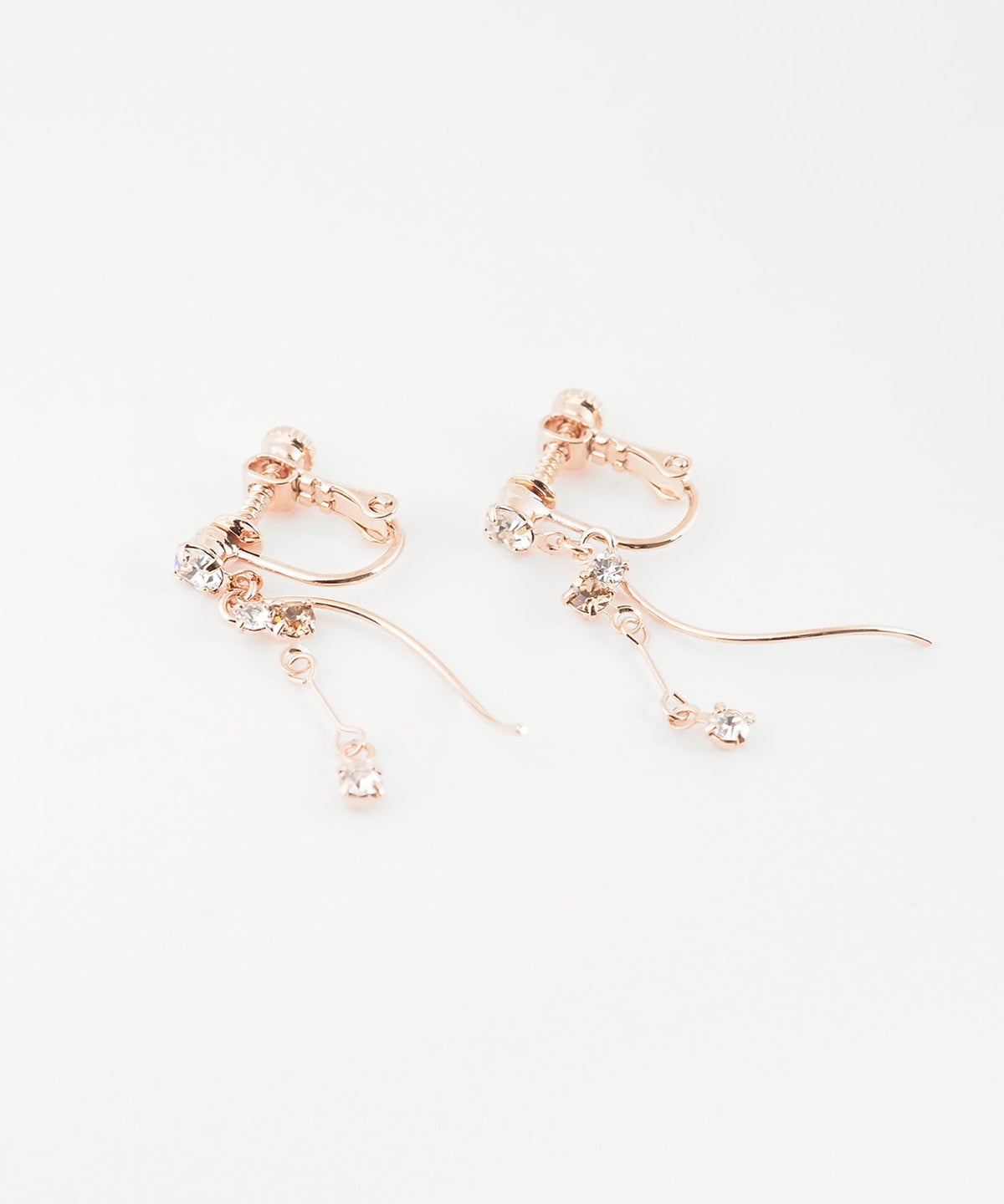 ウェーブラインビジューイヤリング