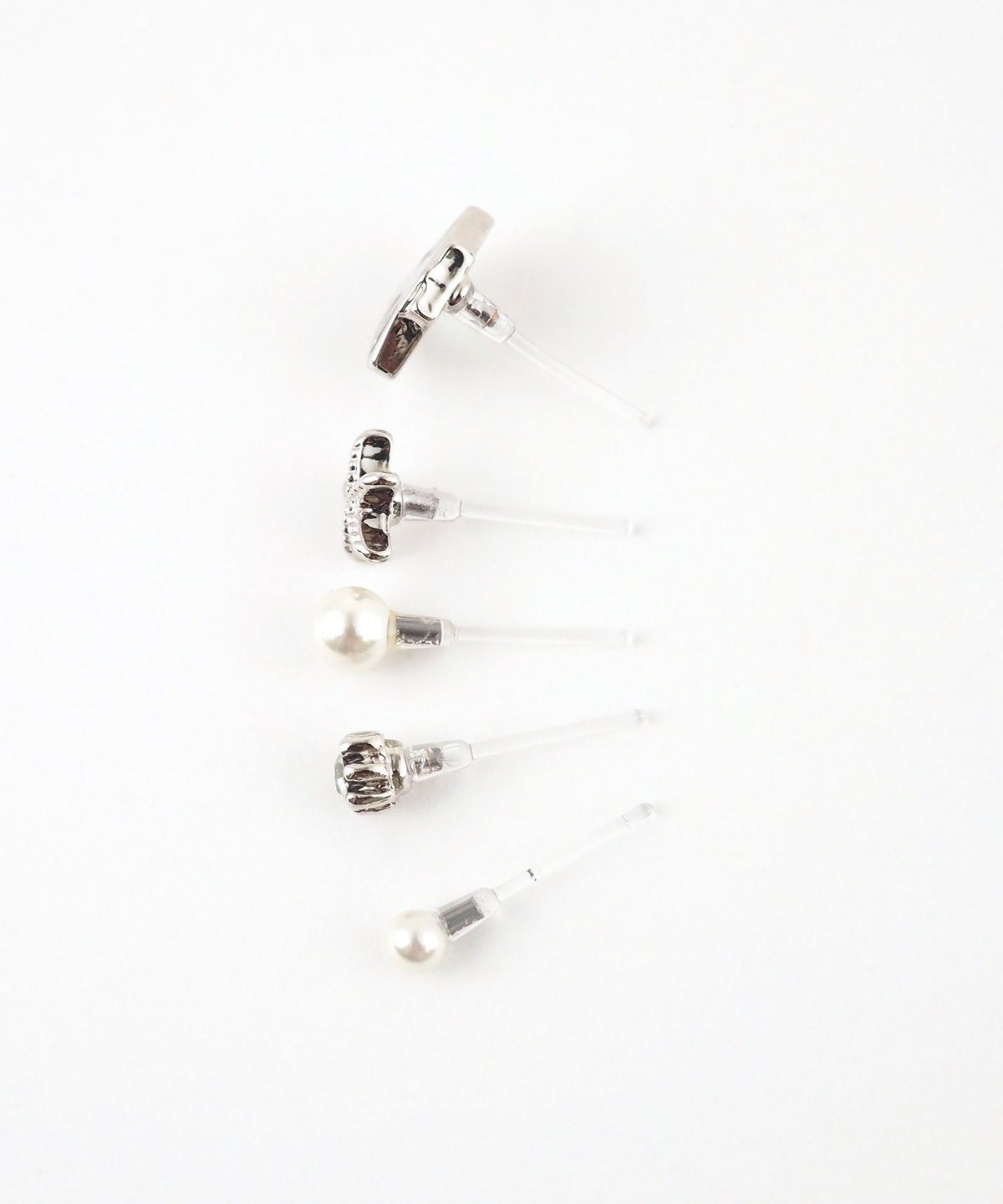 シェルモチーフ樹脂ポストセットピアス