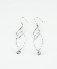 ダブルマーキスフックピアス