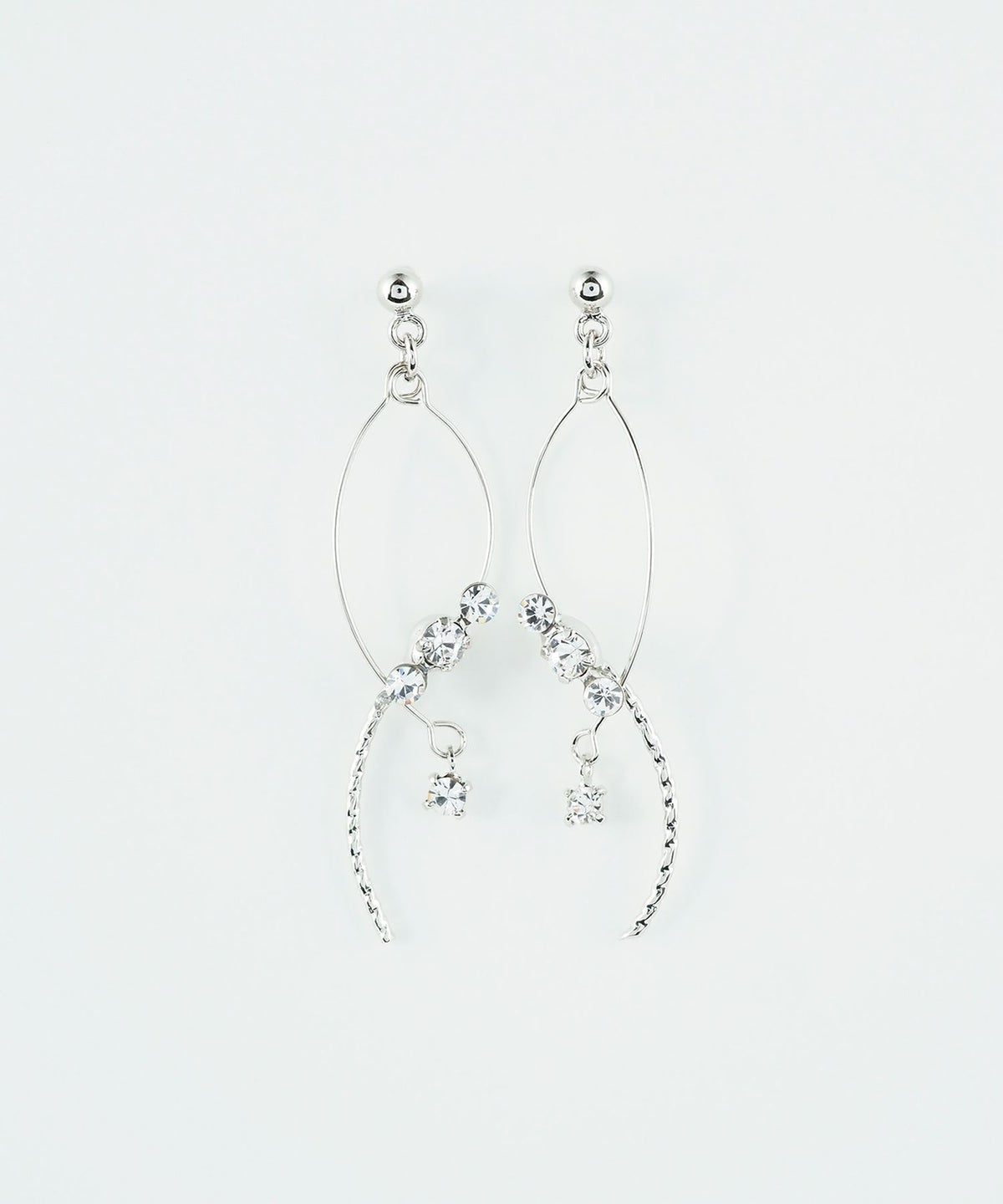 ウェーブラインビジューピアス