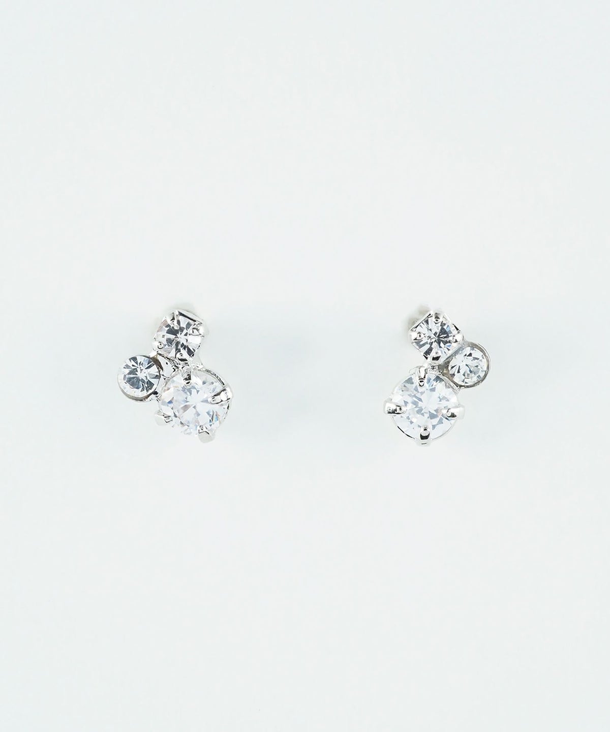 3連ラインストーンミニピアス