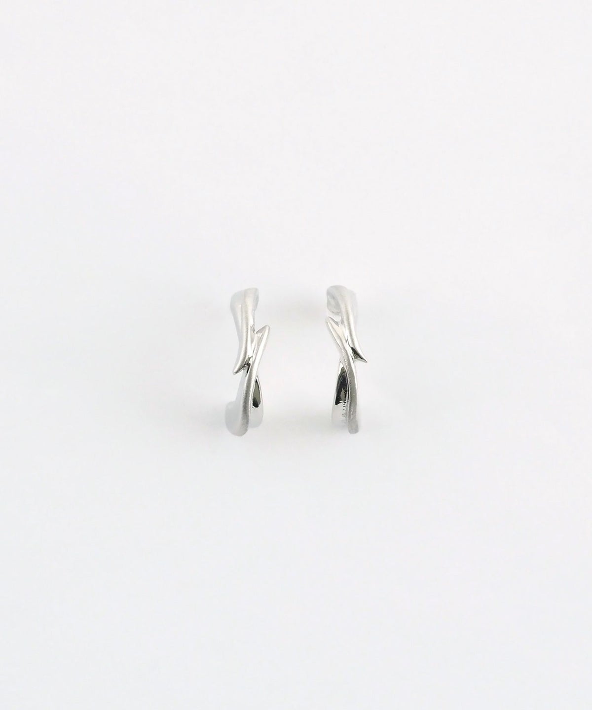 スライドラインフープセラミックポストピアス