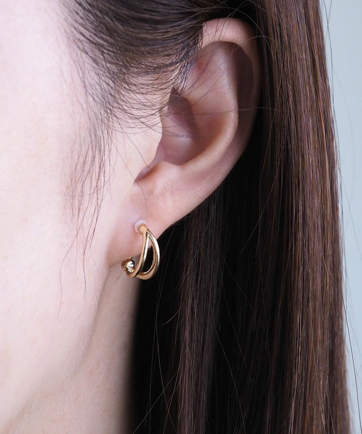 ノットダブルラインフープセラミックポストピアス