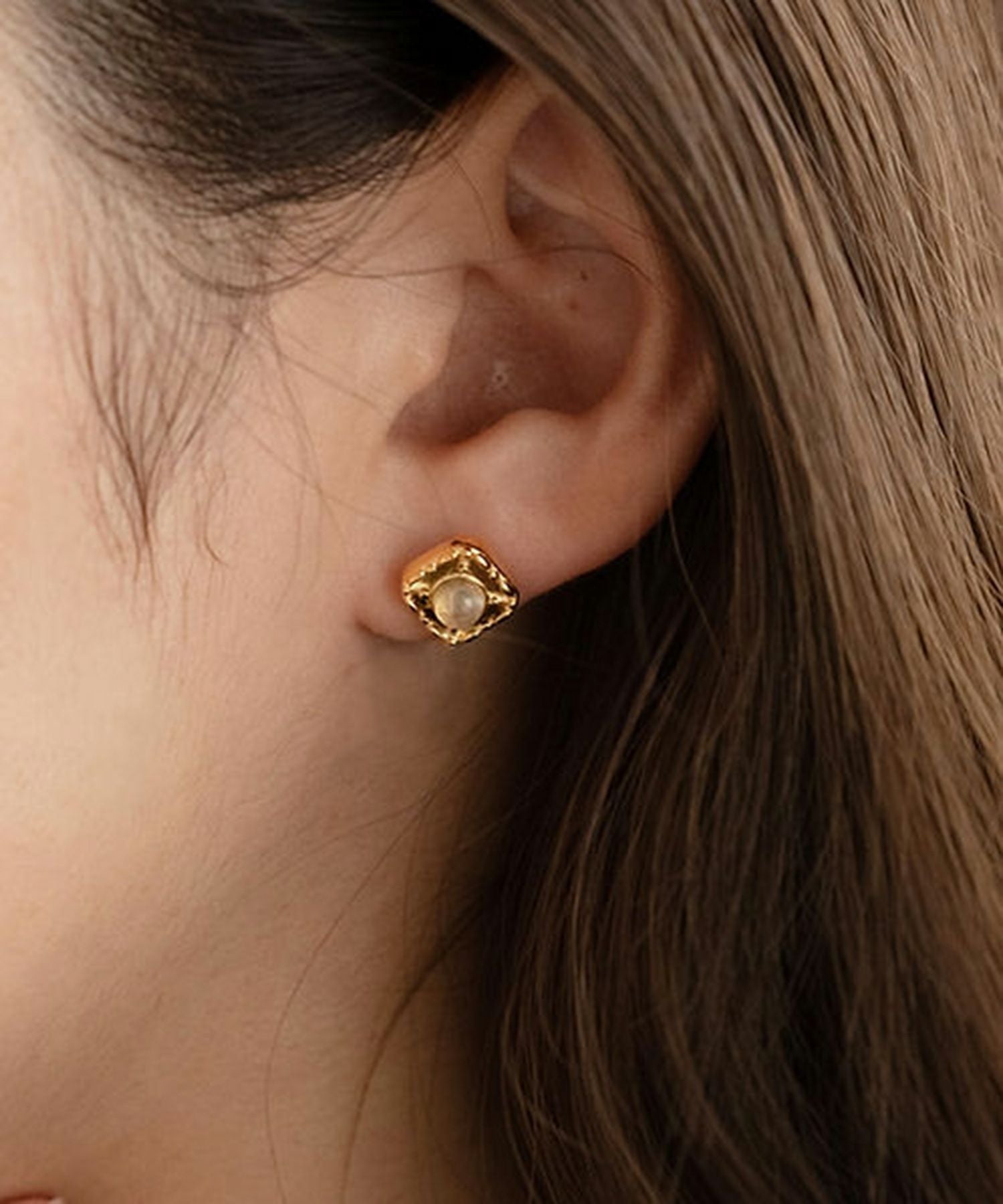 ナチュラルストーンアンティークスクエアサージカルステンレスピアス