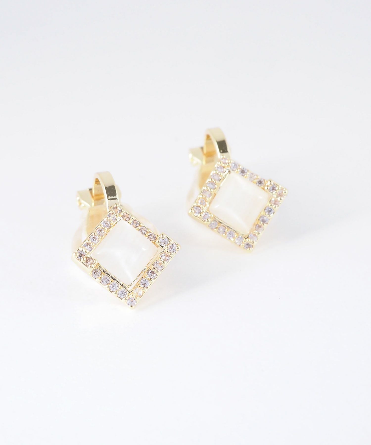 スクエアキャッツアイクリップイヤリング