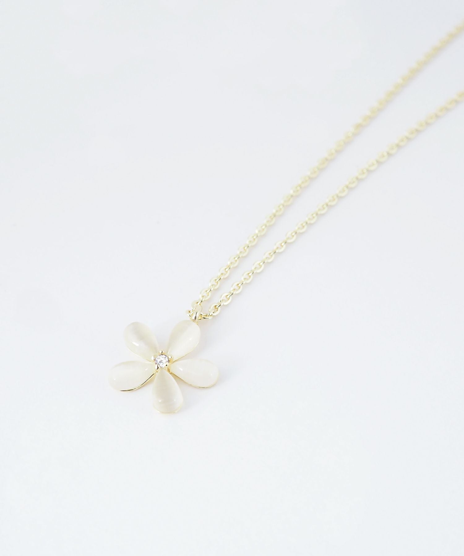 フラワーキャッツアイネックレス