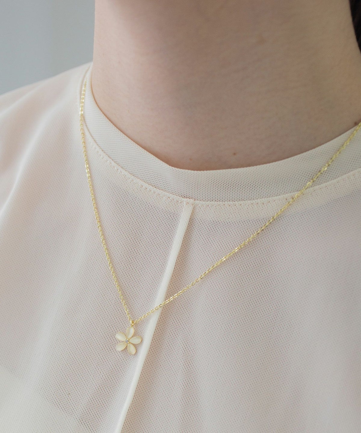 フラワーキャッツアイネックレス