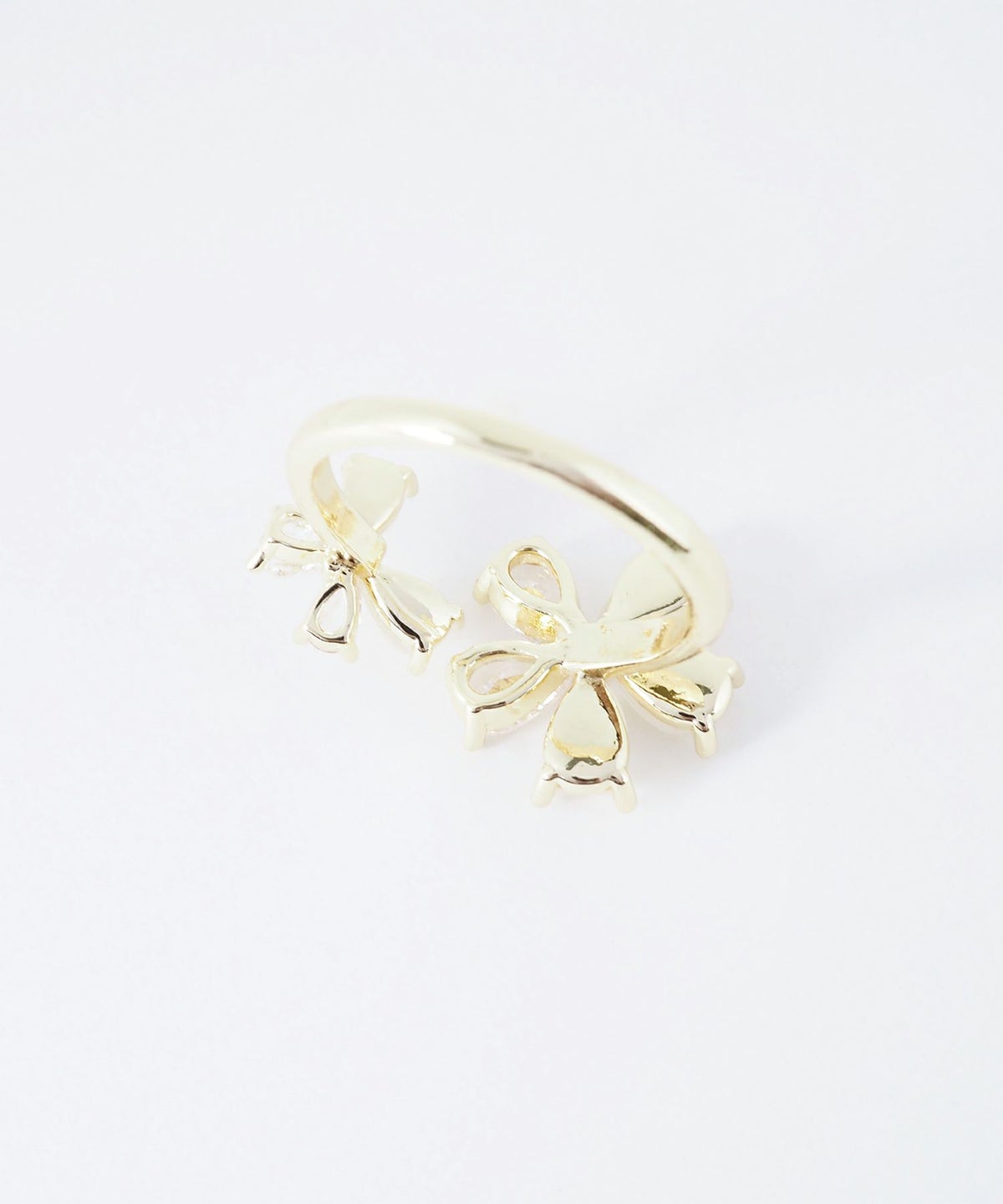 フラワーバタフライフリーリング