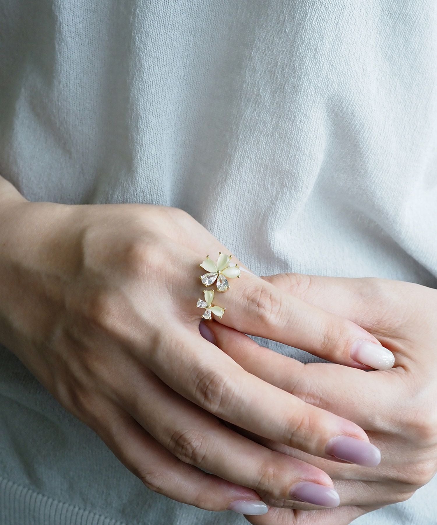 フラワーバタフライフリーリング