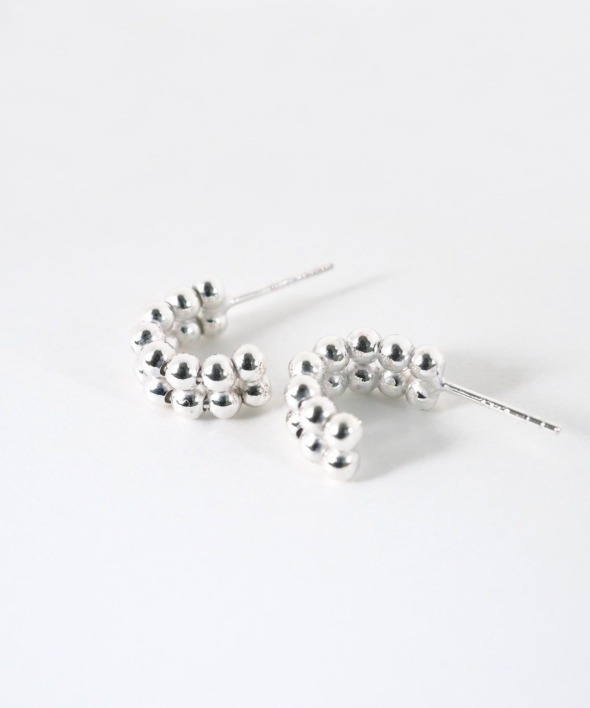 [SV925]ドットハーフフープピアス