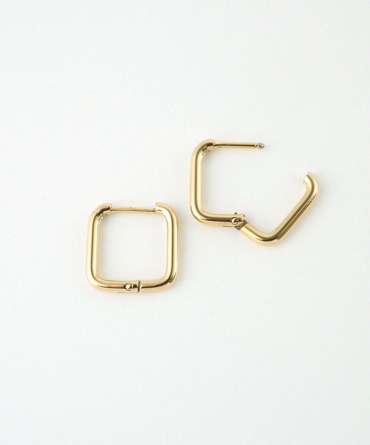 スクエアスリムワンタッチステンレスピアス【MUK lucenzio】