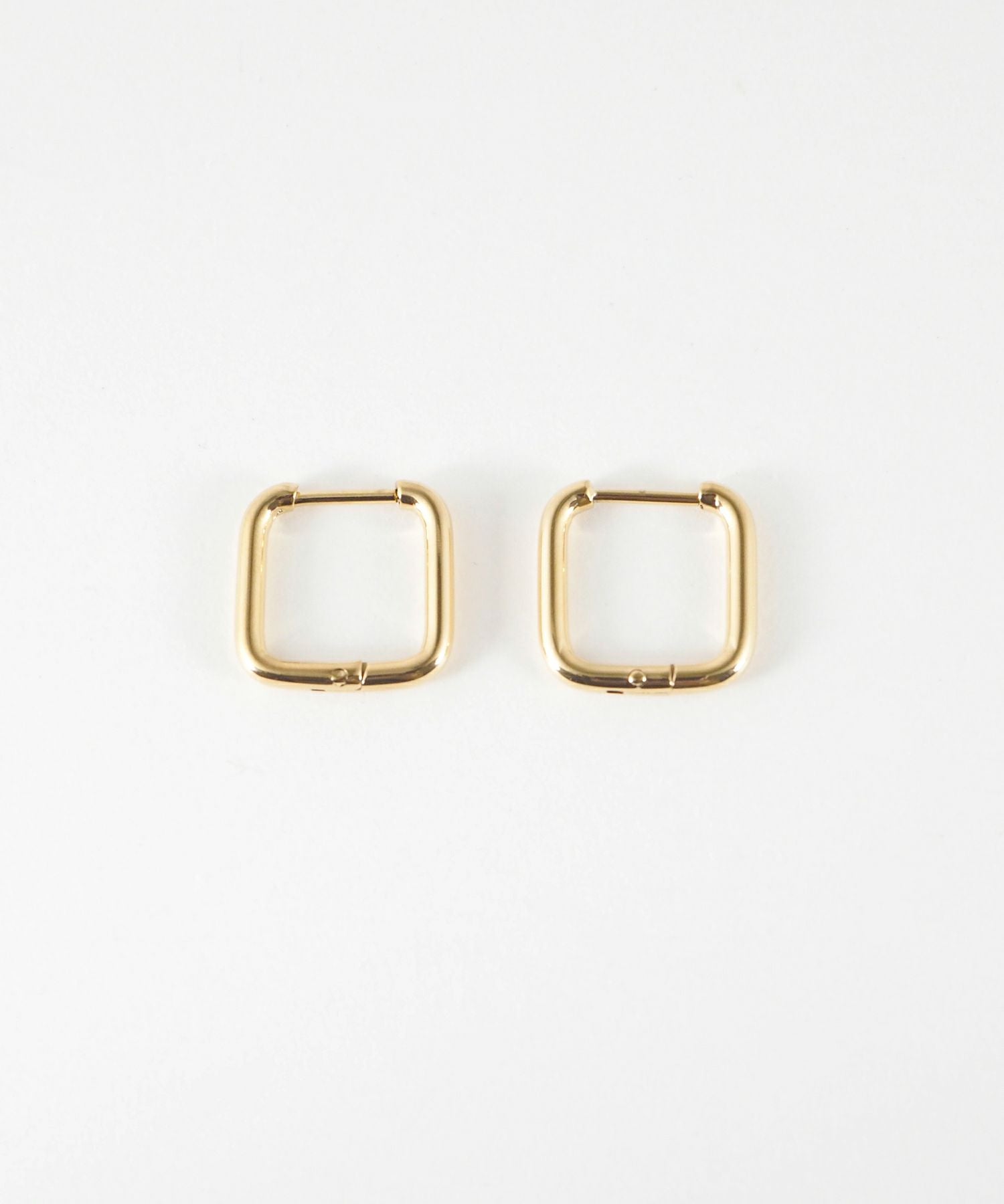 スクエアスリムワンタッチステンレスピアス【MUK lucenzio】