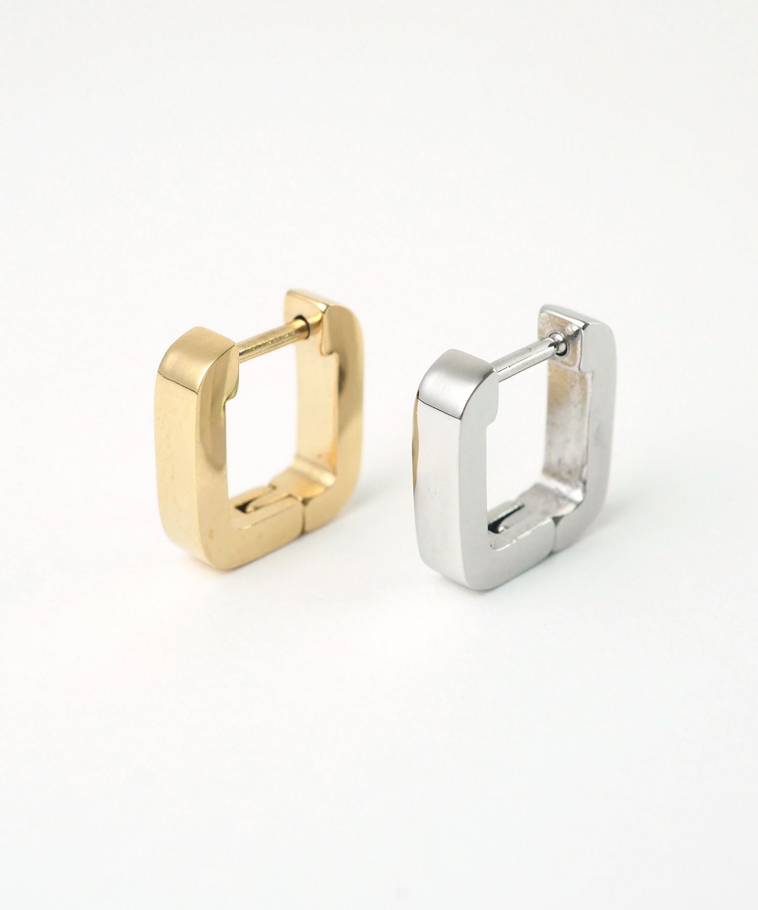 スクエアワンタッチステンレスピアス【MUK lucenzio】