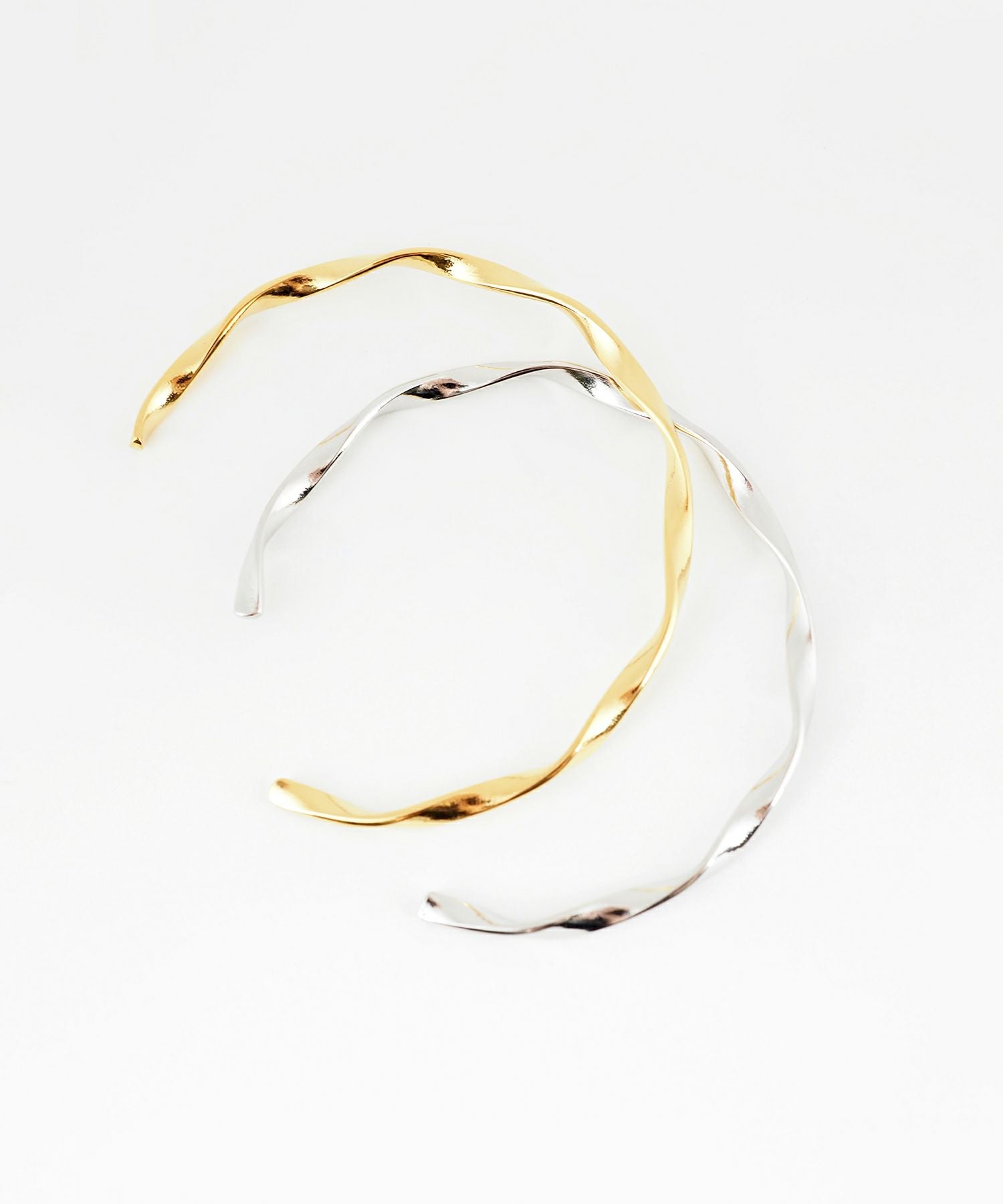 ツイストステンレスバングル【Zoule】