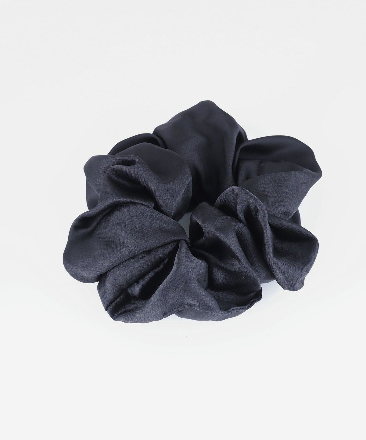 シンプルサテンシュシュ