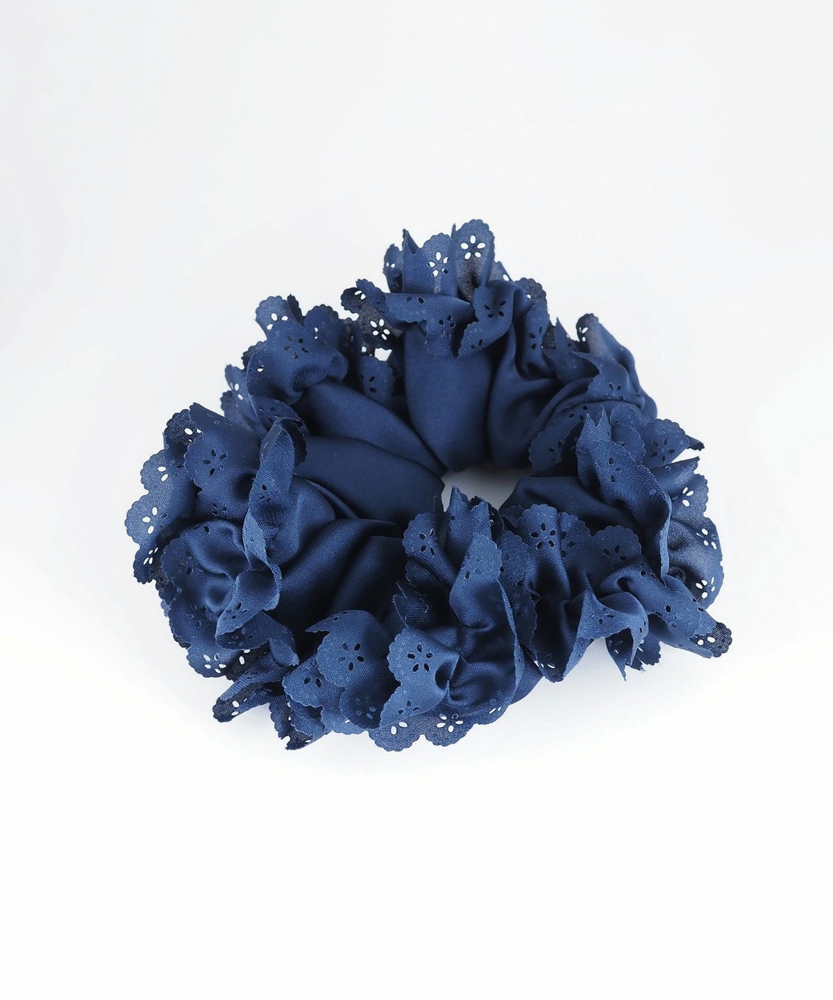 パンチングフリルシュシュ